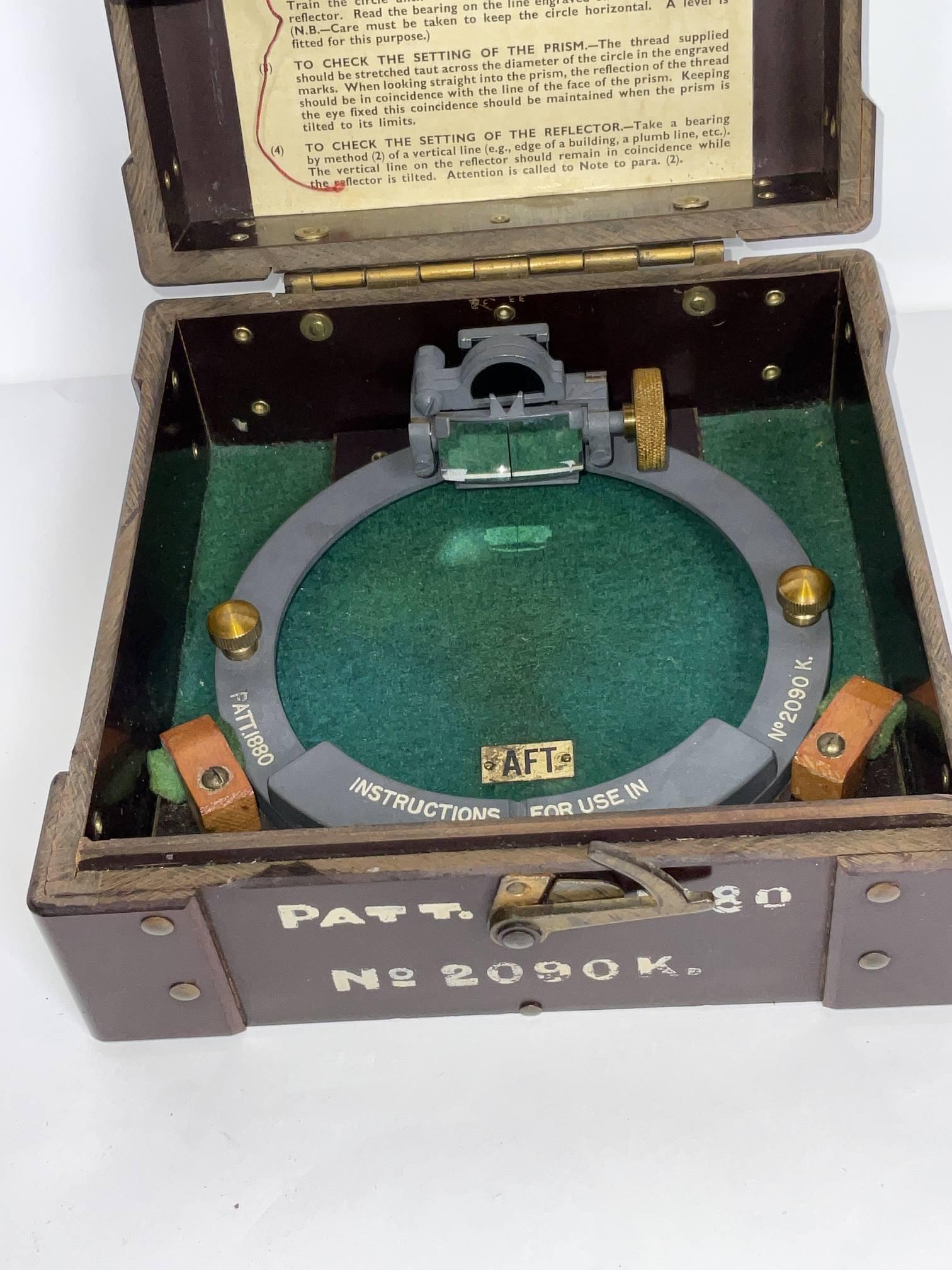 Cercle d'azimut militaire britannique de la Seconde Guerre mondiale dans sa boîte en vente 3