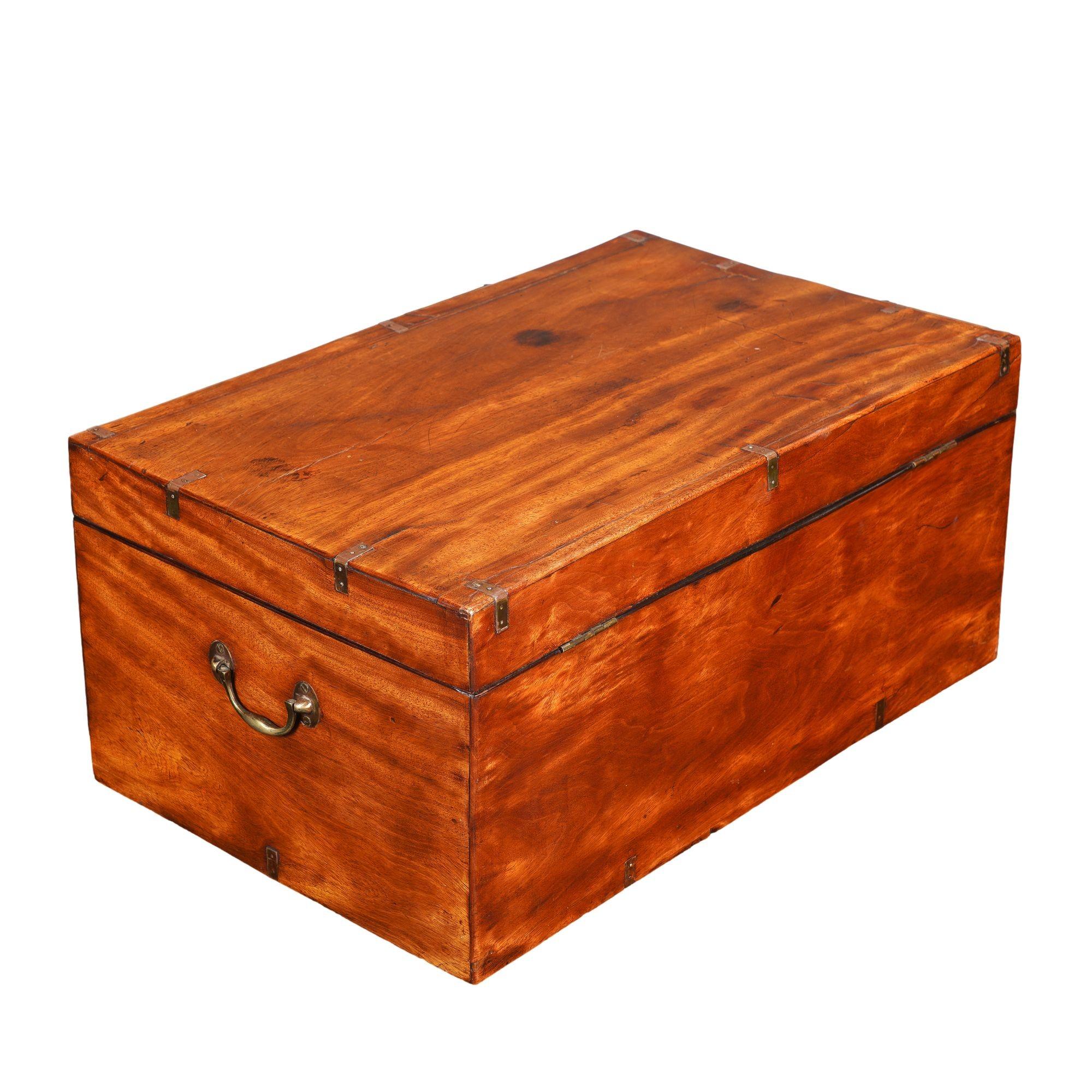19th Century British officer’s trunk in mahogany and brass, 1830 For Sale