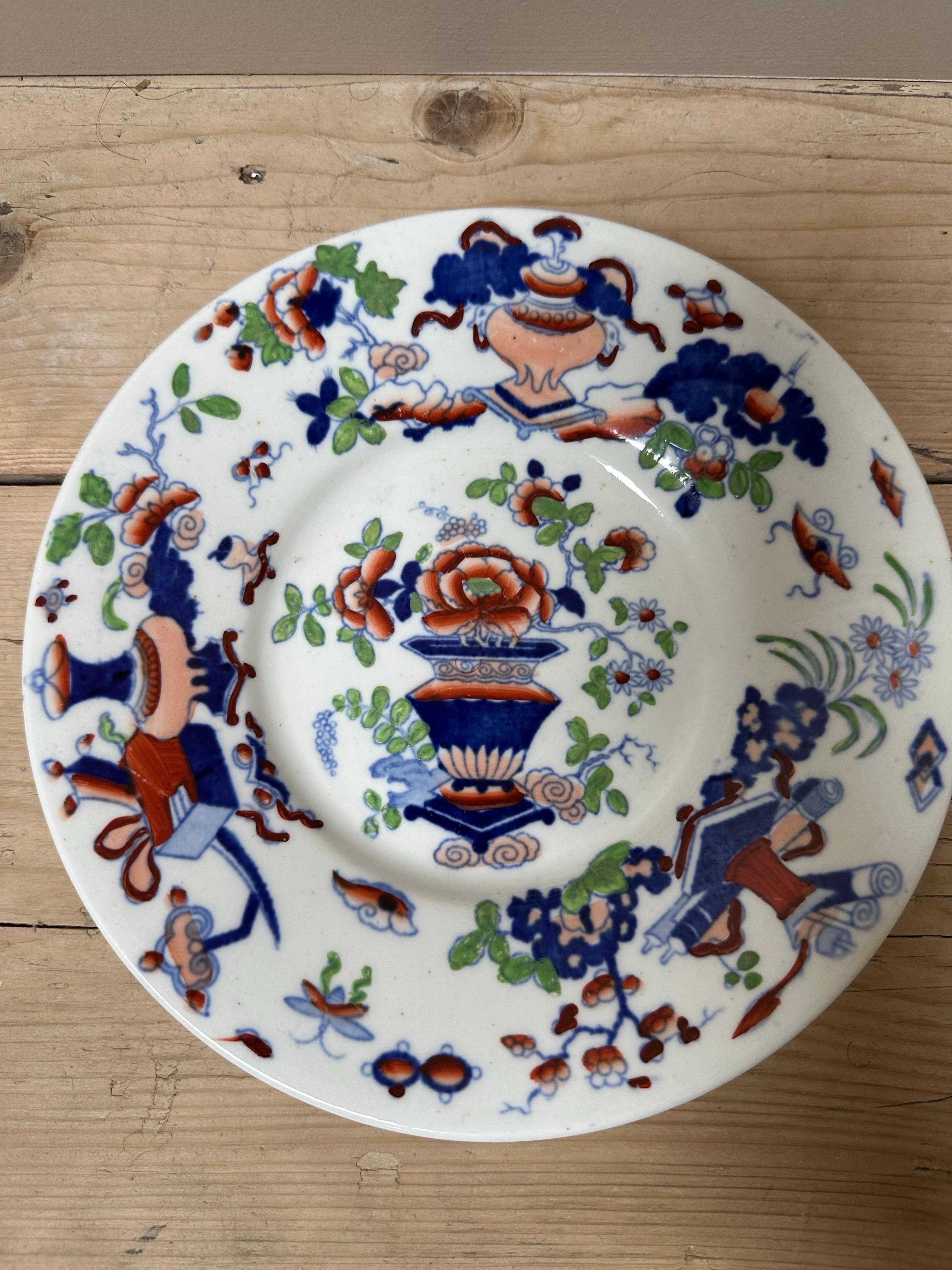British Porcelain Hand-painted Chinoiserie pattern plate, 1810 In Good Condition For Sale In Worcester Park, GB