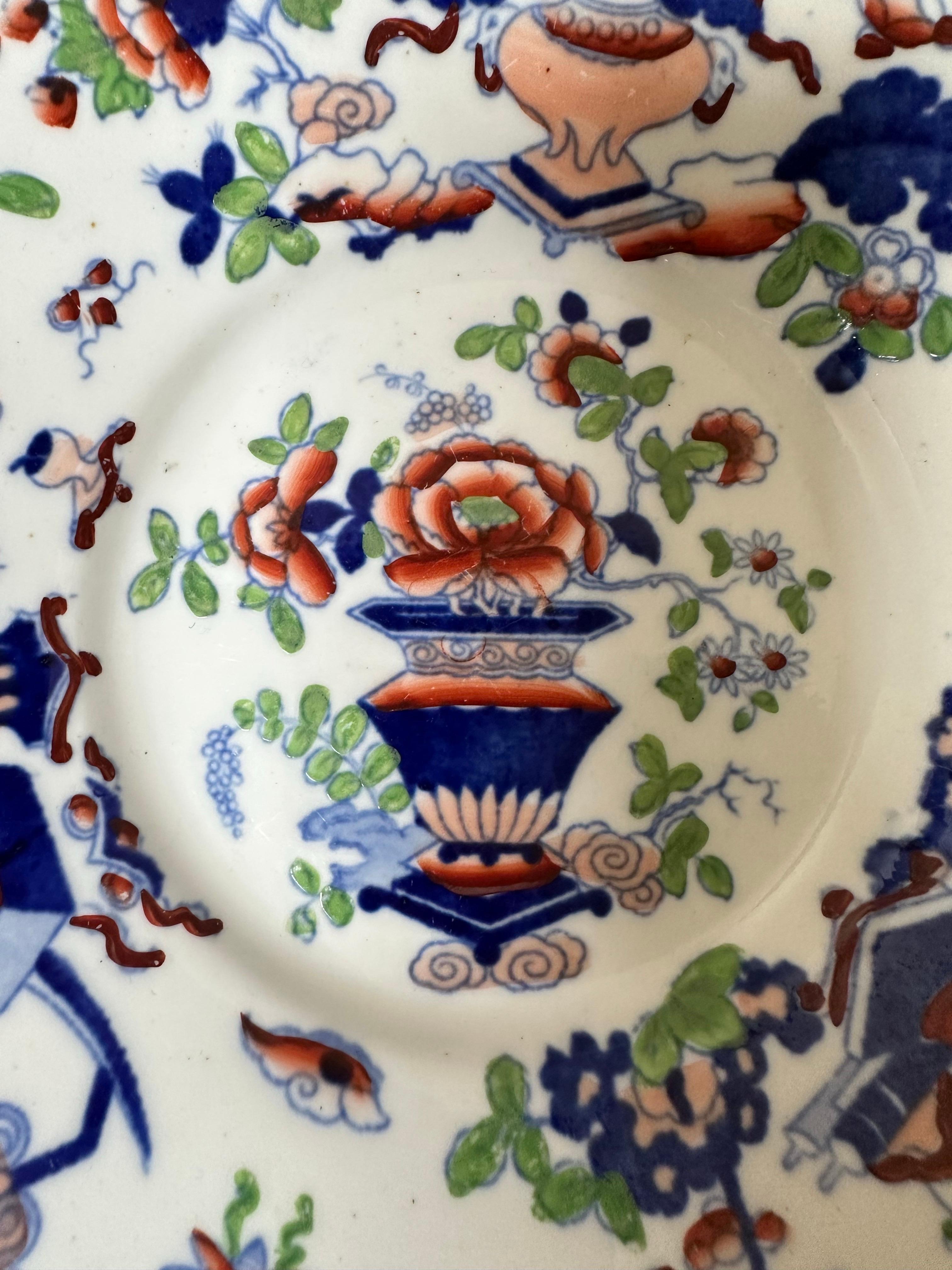 Early 19th Century British Porcelain Hand-painted Chinoiserie pattern plate, 1810 For Sale