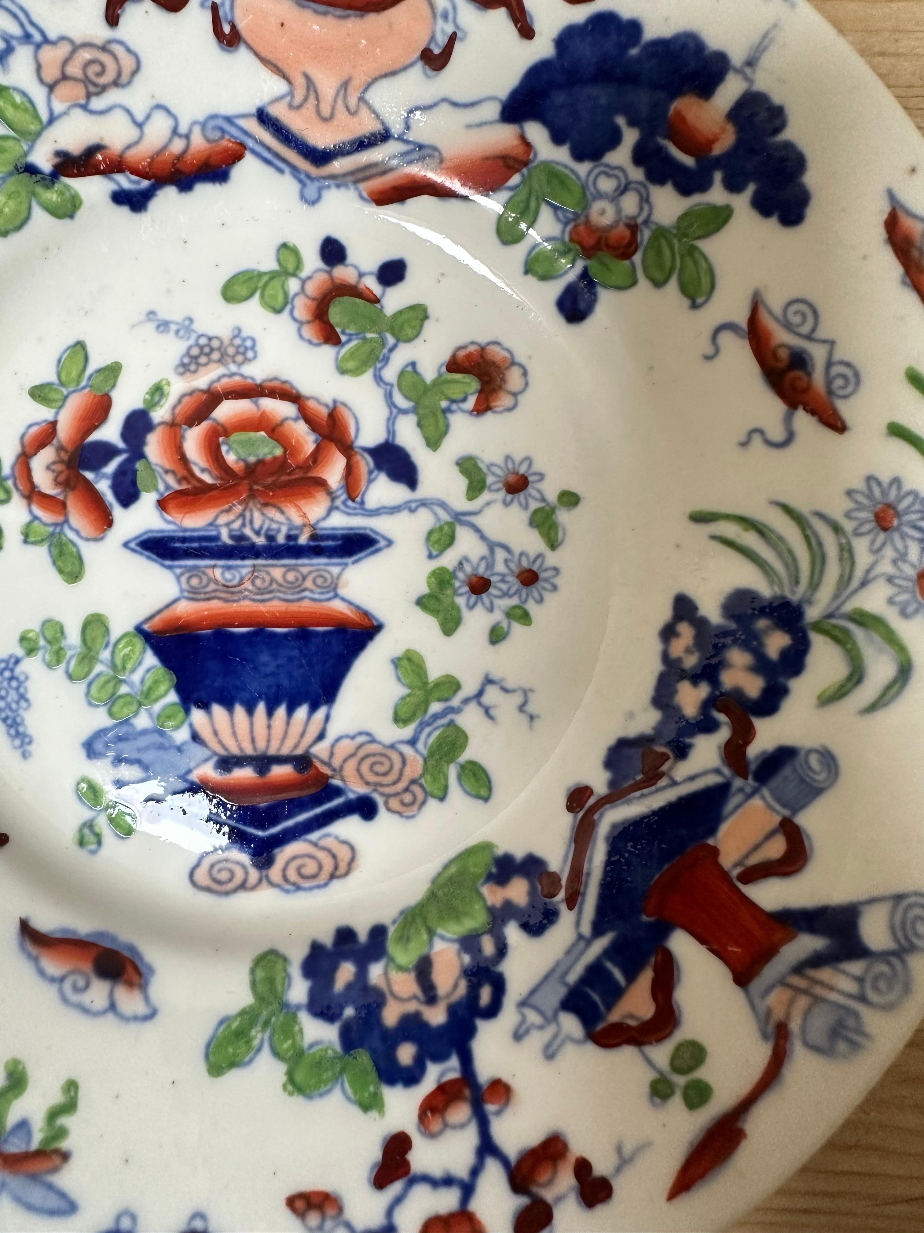 British Porcelain Hand-painted Chinoiserie pattern plate, 1810 For Sale 1