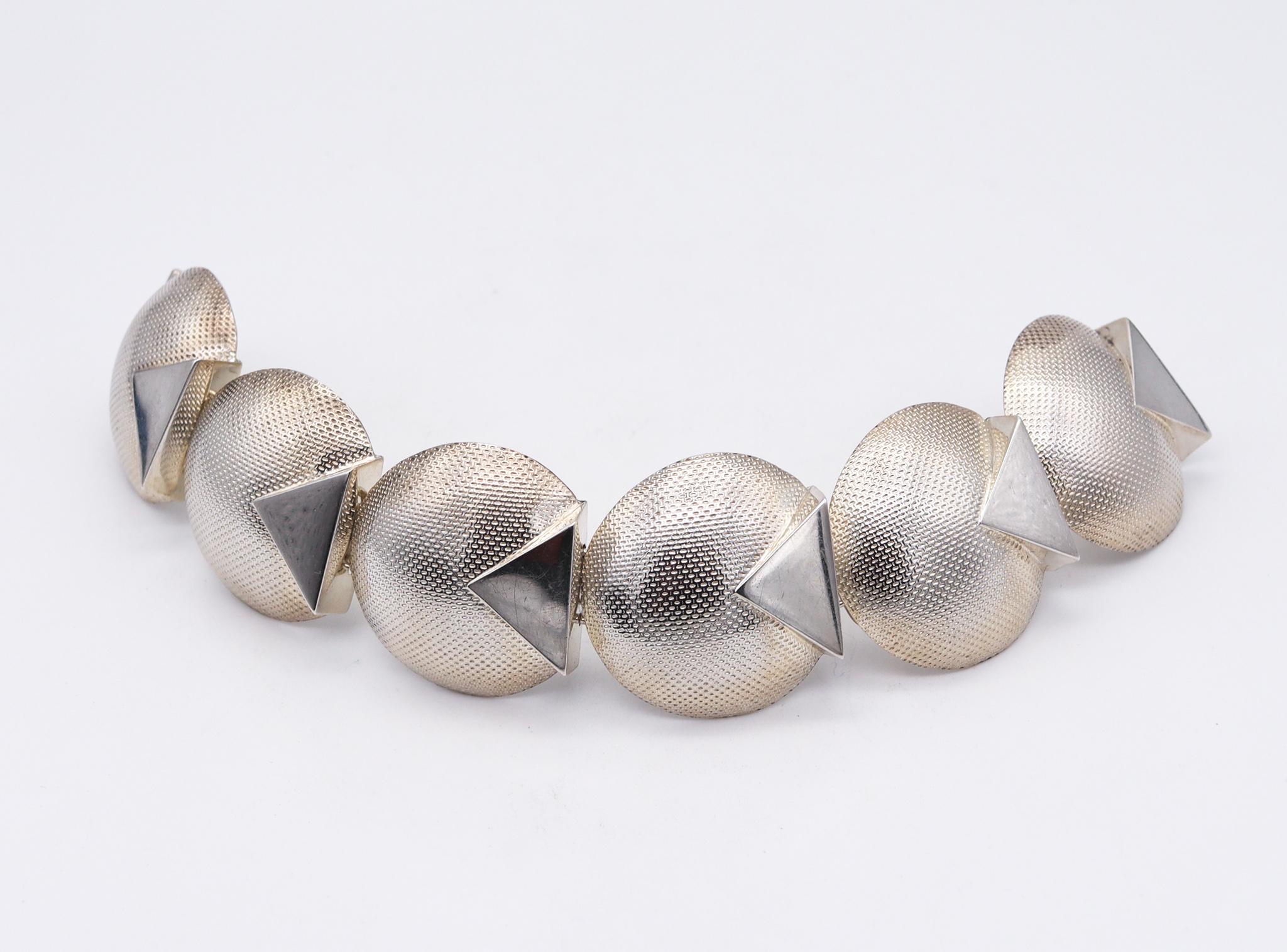 British Postmodernism 1987 Memphis Geometric Bracelet In .925 Sterling Silver In Excellent Condition In Miami, FL