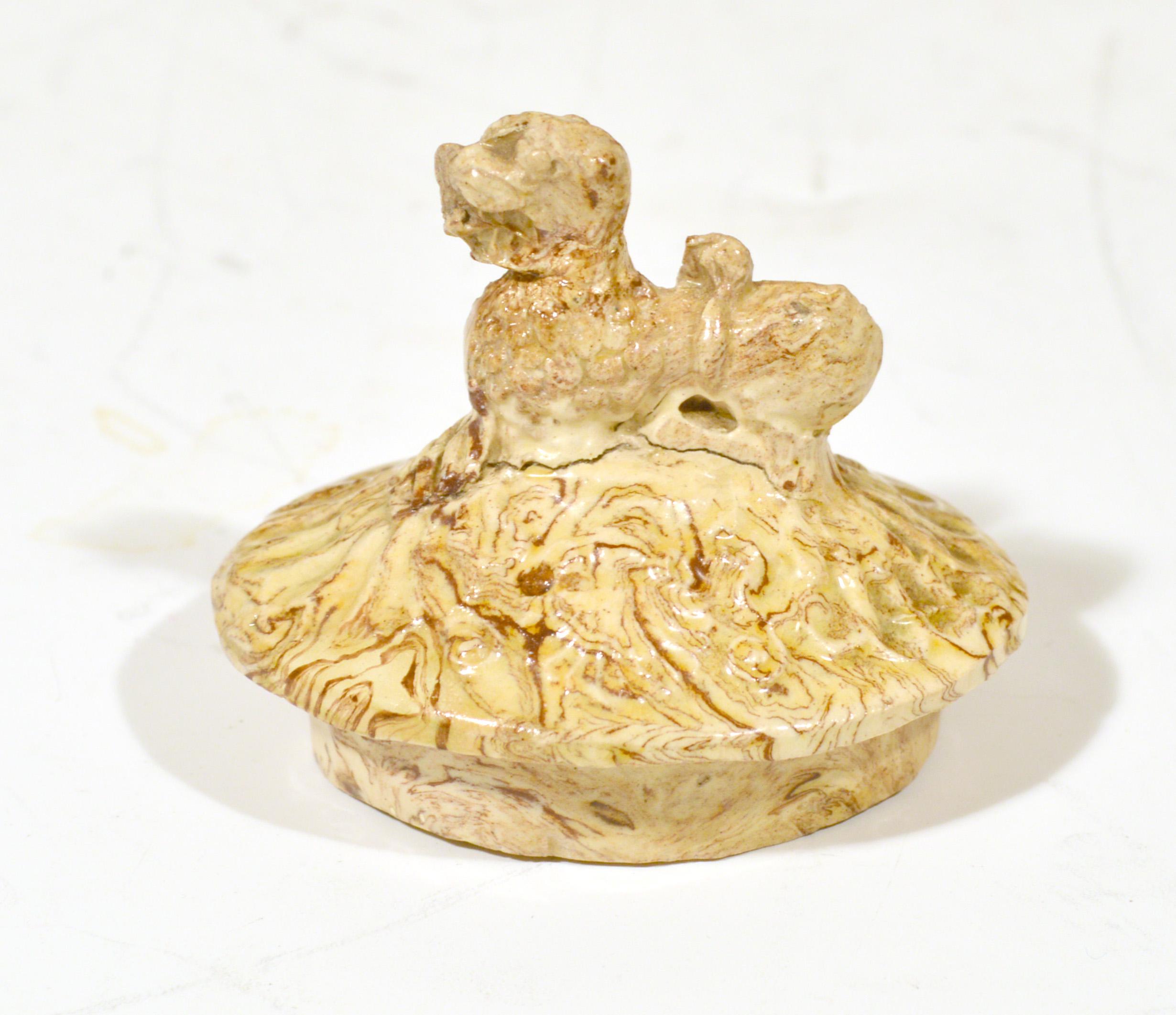 British Pottery Solid Agate Pecten Shell Teapot and Cover, circa 1755-1760 4