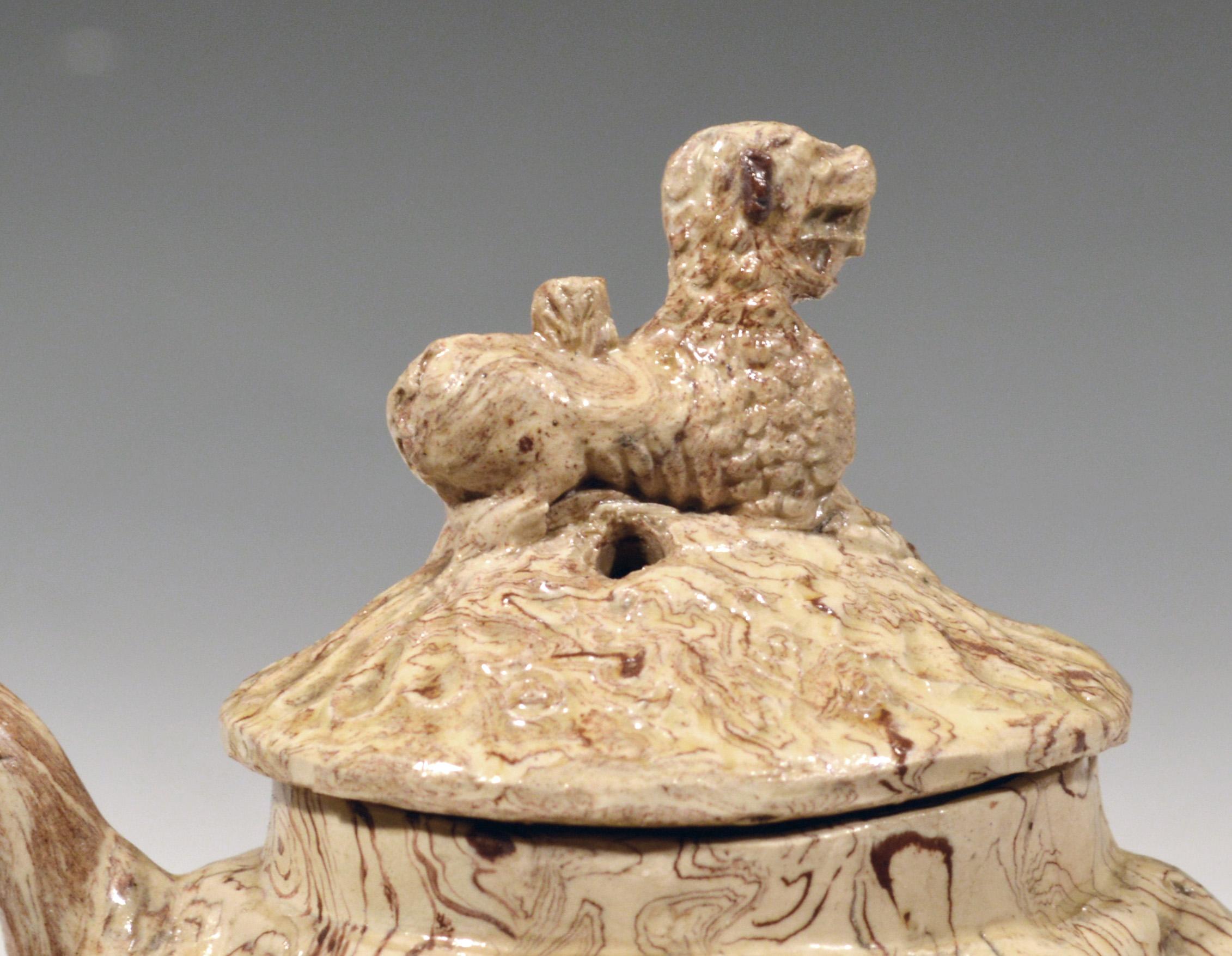 British Pottery Solid Agate Pecten Shell Teapot and Cover, circa 1755-1760 In Good Condition In Downingtown, PA