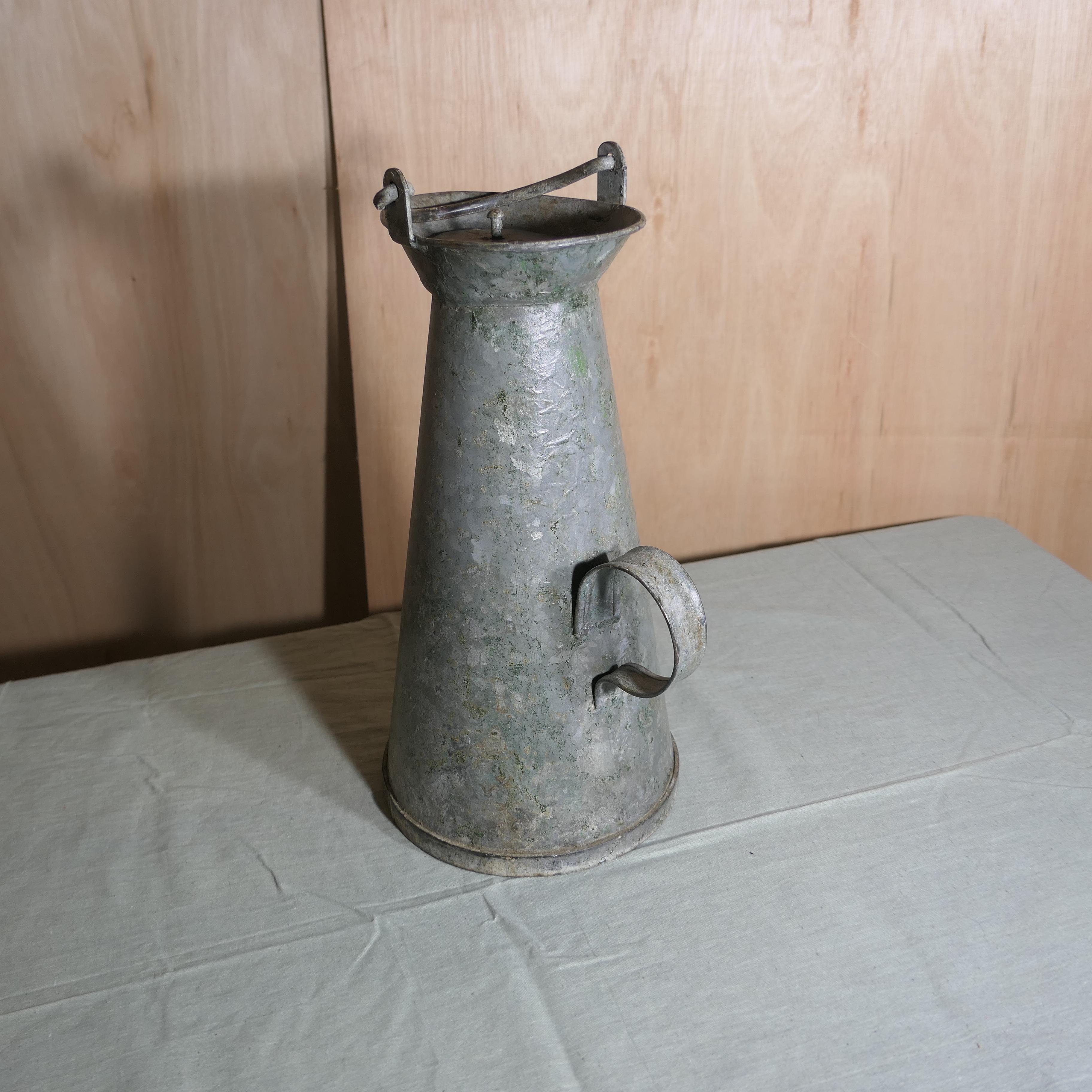 Caraffa per acqua zincata British Rail (S)  Un bel pezzo, alto e conico In condizioni buone in vendita a Godshill, Isle of Wight