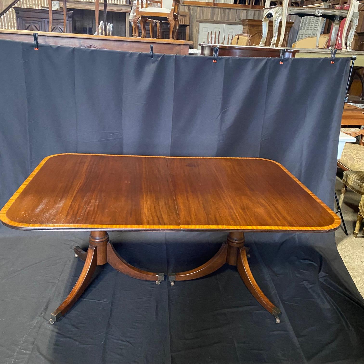 English British Regency Duncan Phyfe Style Mahogany Double Pedestal Dining Table For Sale