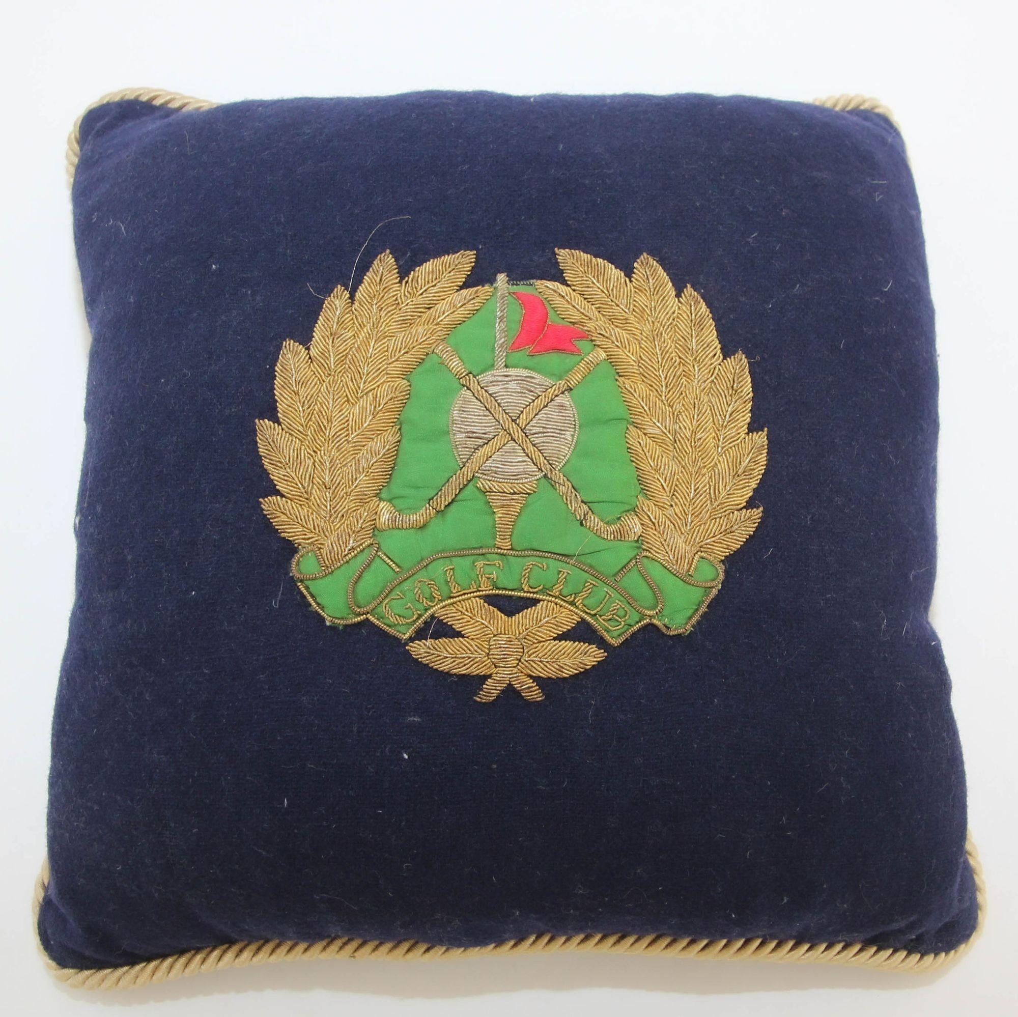 Vintage British royal golf club blue and gold thread embroidered pillow.
Hand embroidered in England.
Wool blue with embroidered gold thread, leaves and golf clubs.
Size: 12 in. x 12 in.
Condition: Distressed back.
Circa 1950's.