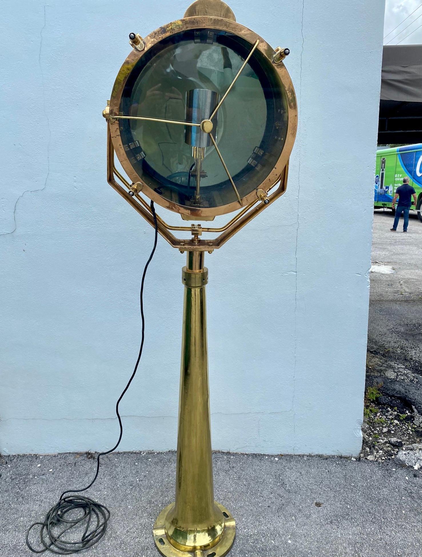 Incredible and Large impressive nautical architectural salvage fog light or spotlight/searchlight on large and sturdy mounting base. Adjustable knobs. Relief stamped to base MADE IN ENGLAND. This is very heavy and very architectural. Measure: 82