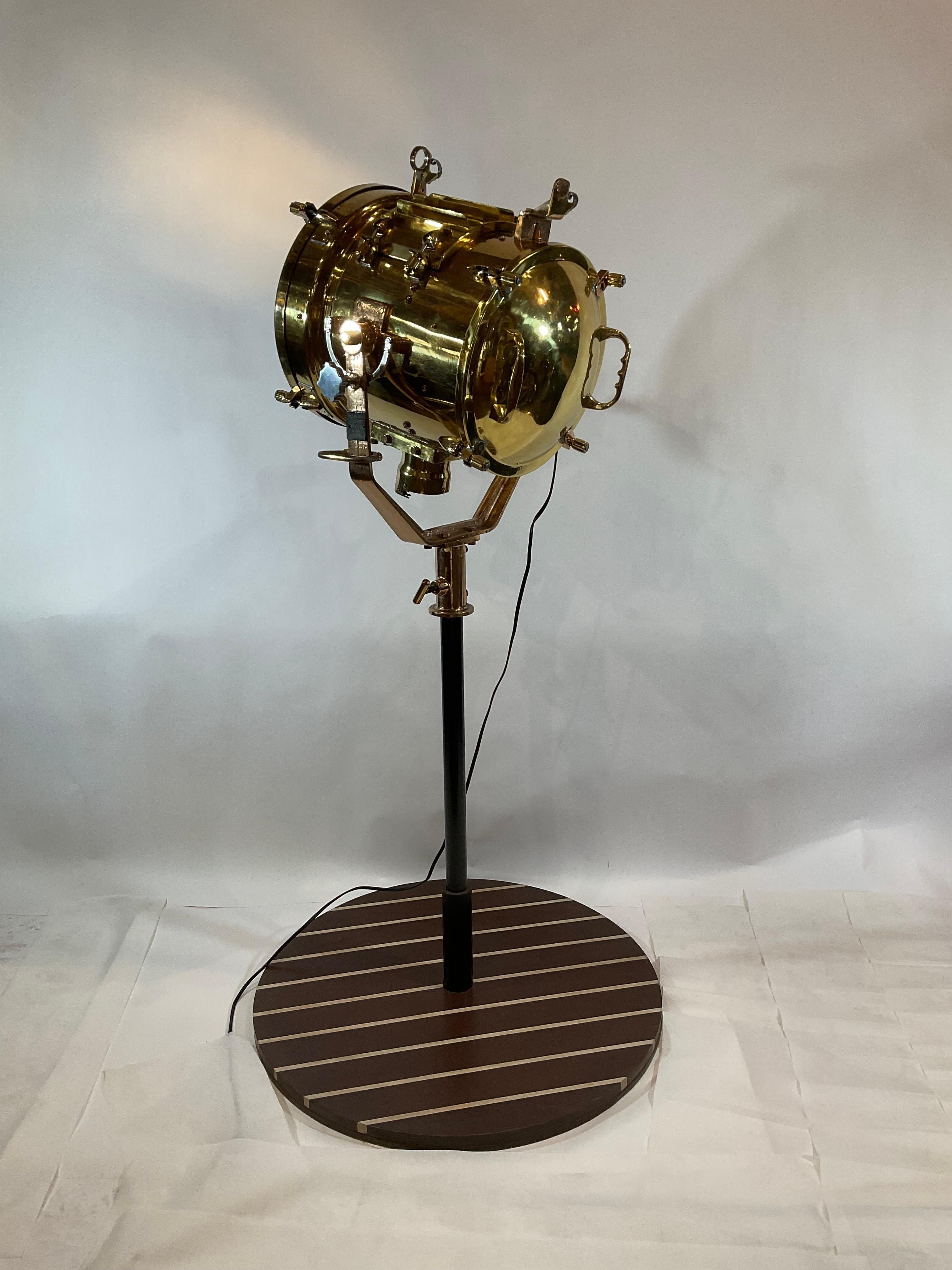 British Royal Navy Searchlight and Signal Light In Good Condition For Sale In Norwell, MA