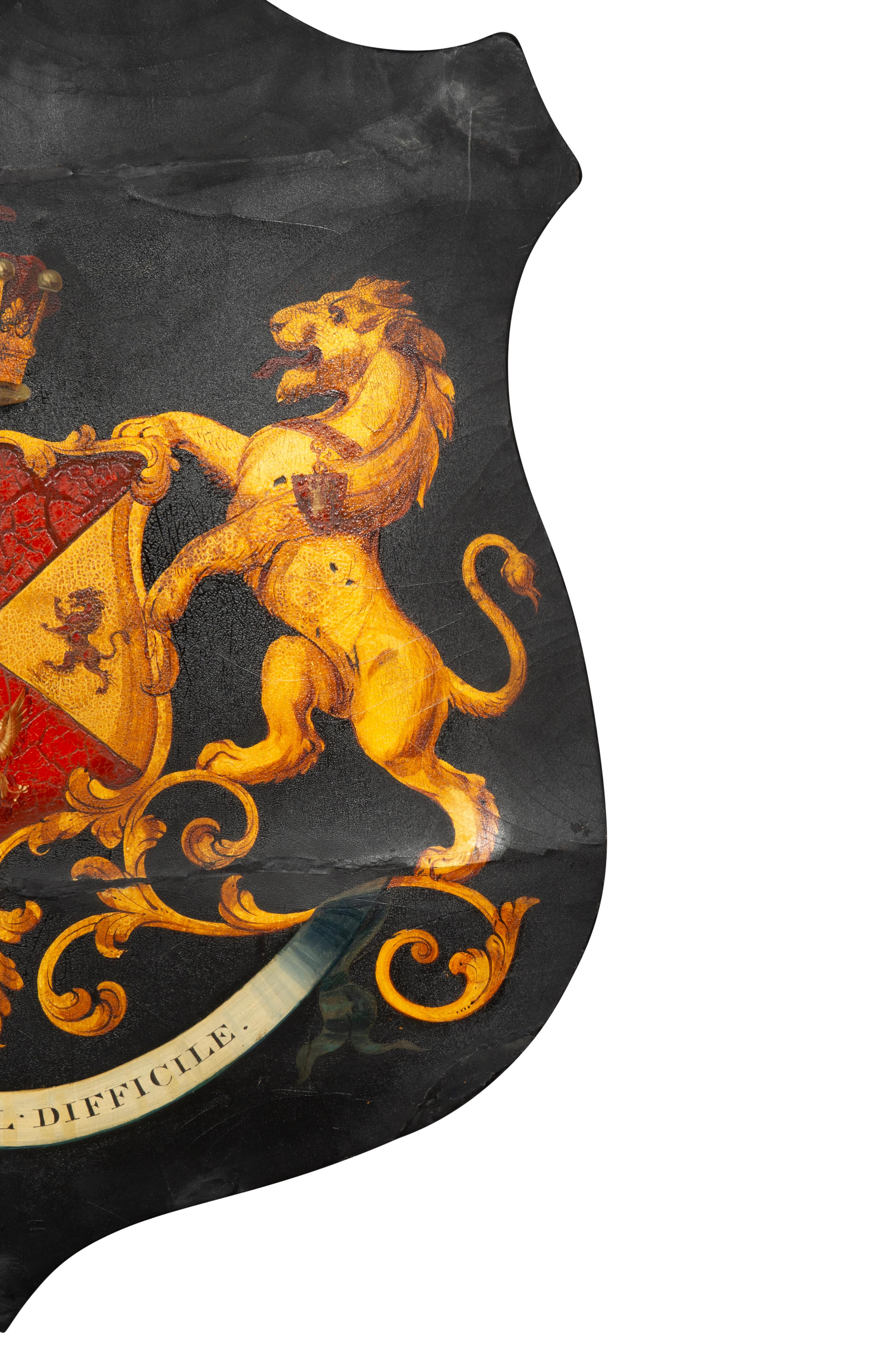 Victorien Manteau britannique en forme de bouclier de Benjamin Disraeli « Rien n'est difficile » en vente