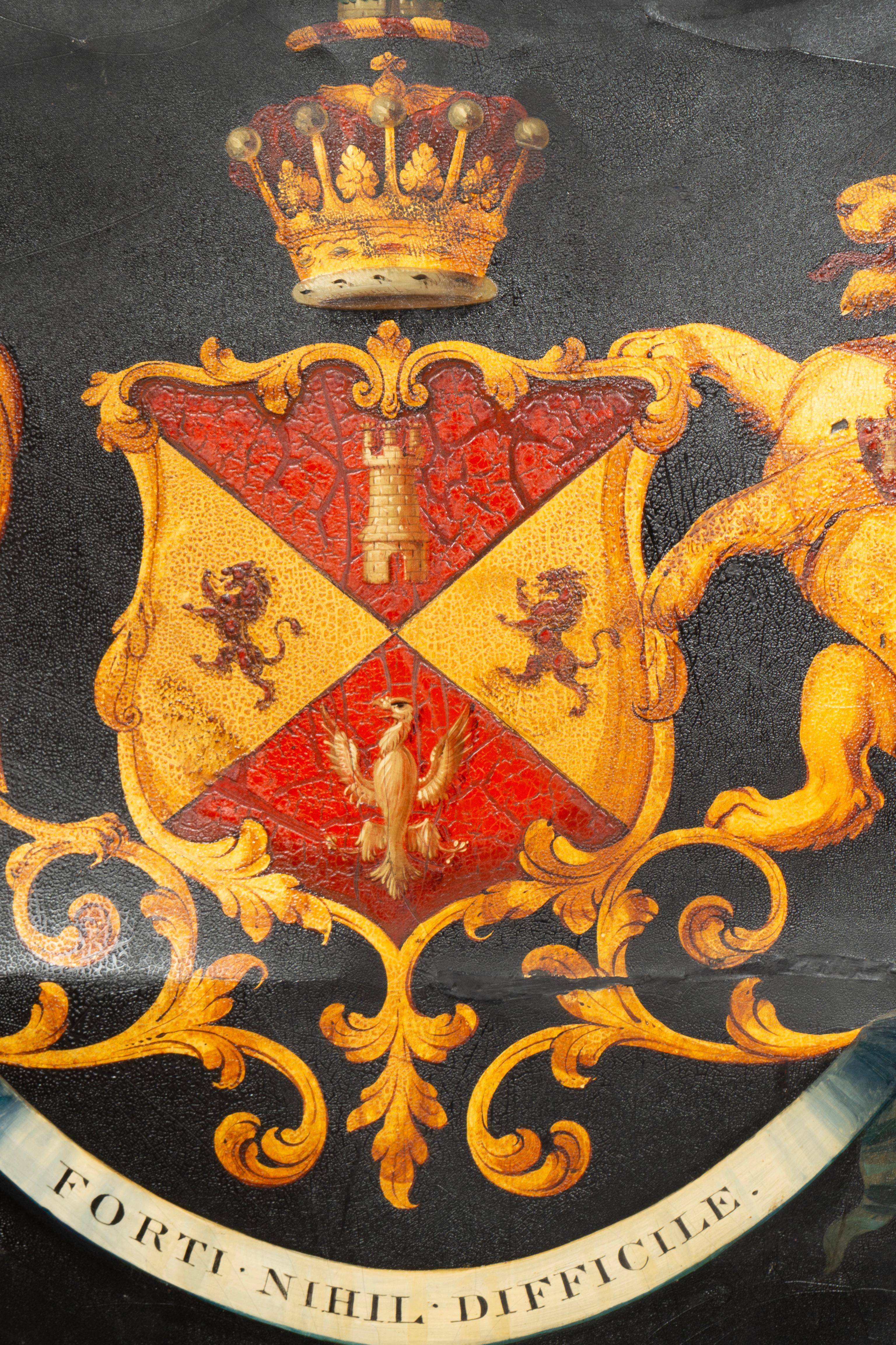 Peint à la main Manteau britannique en forme de bouclier de Benjamin Disraeli « Rien n'est difficile » en vente