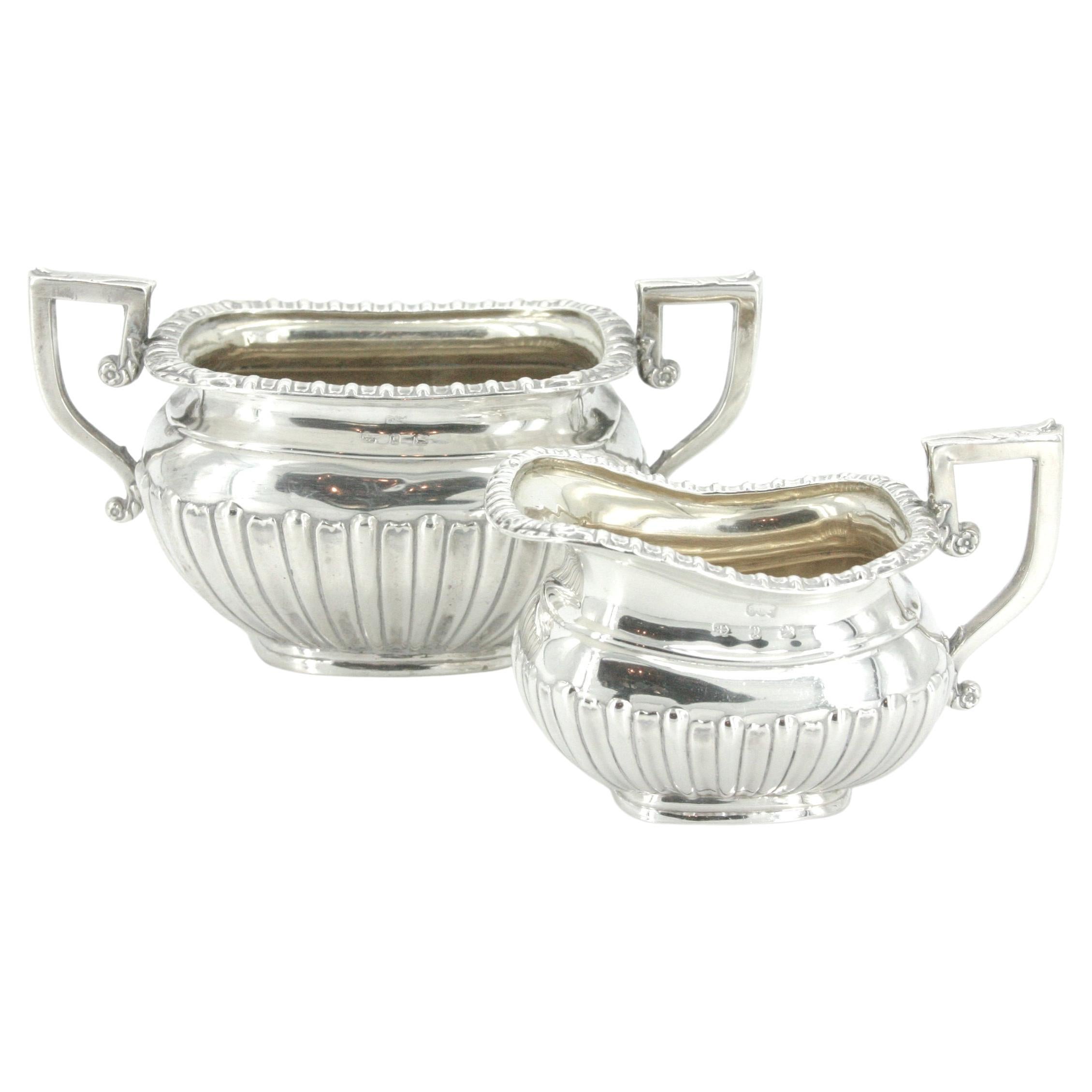 English Sterling Silver Five Piece Coffee / Tea Service In Good Condition In Tarry Town, NY