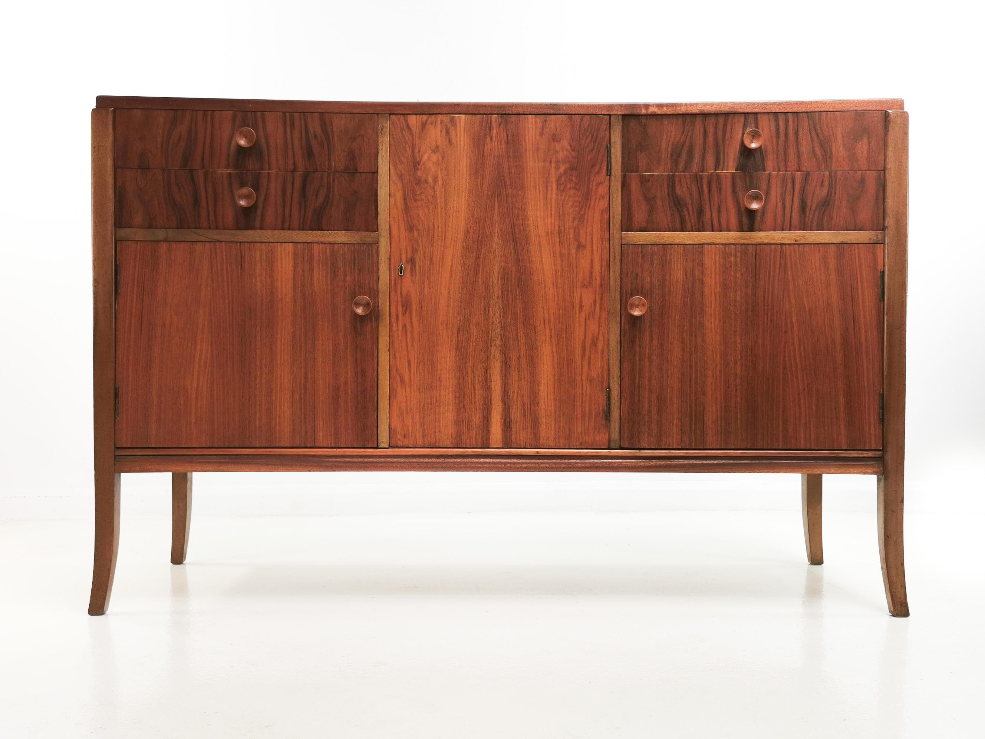British Strongbow Mid Century Walnut Sideboard Vintage In Good Condition In STOKE ON TRENT, GB