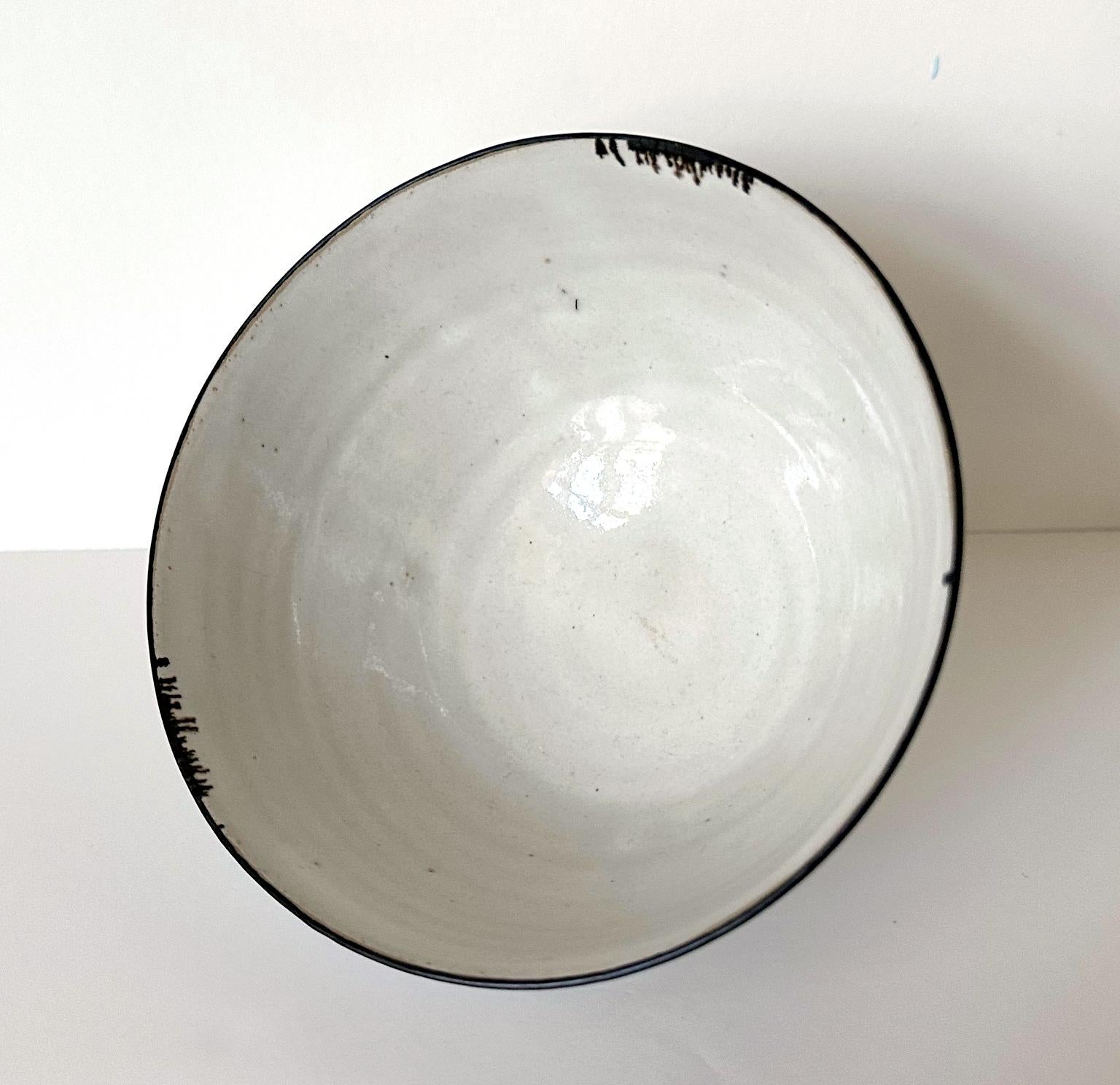 Cuenco de cerámica del Estudio Británico con esmalte de magnesio Lucie Rie en venta 3