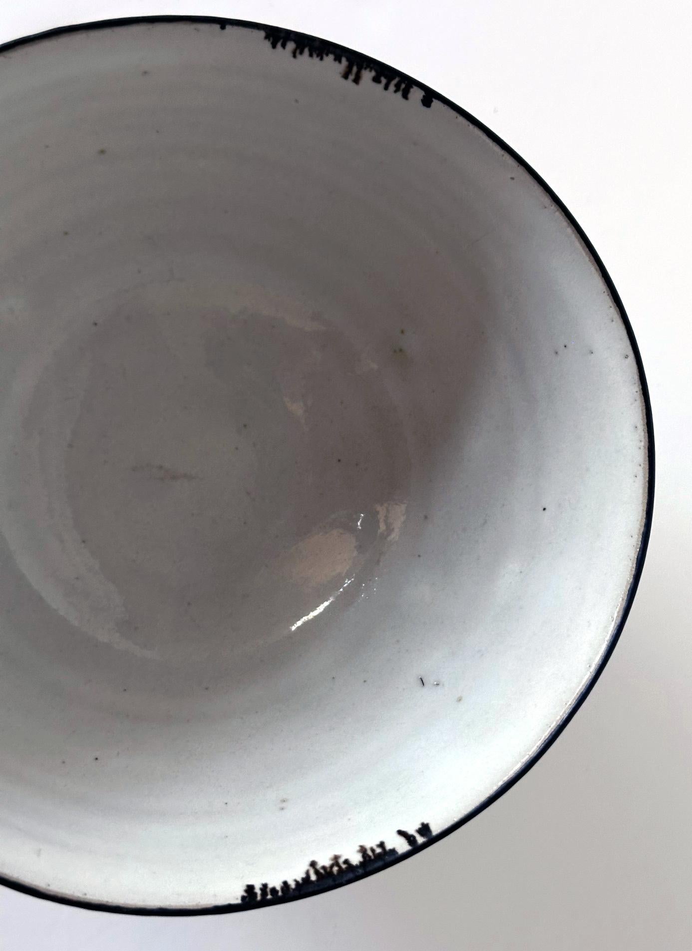 Cuenco de cerámica del Estudio Británico con esmalte de magnesio Lucie Rie en venta 5