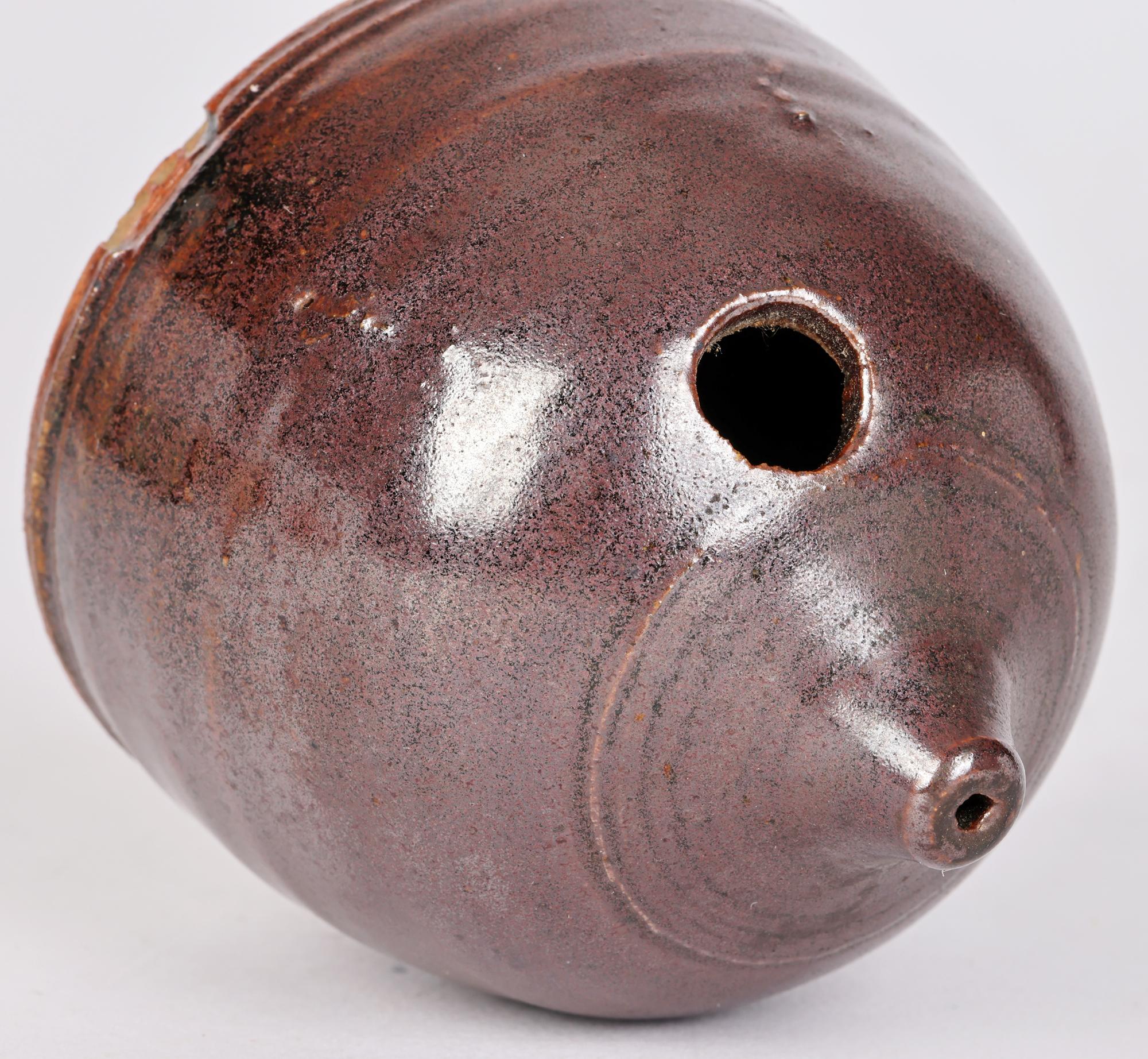 20ième siècle Encrier ou compte-gouttes à vernis brun British Studio Pottery en vente