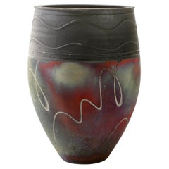 Vaso o recipiente Raku British Studio Pottery Pink, Red & Green di John Johns, 1996