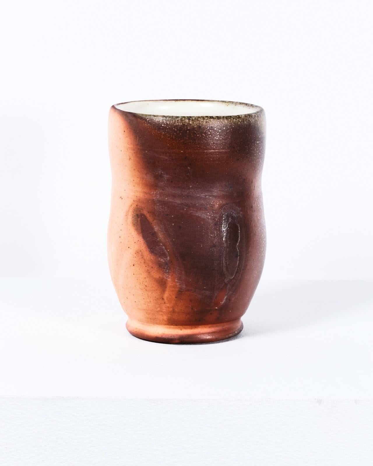 Pot sculptural en grès
H15 x D10 cm