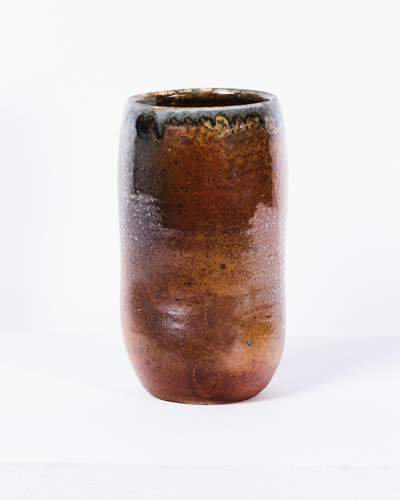 Grès cuit au feu de bois 
H16,5 x L8,5 x P8 cm