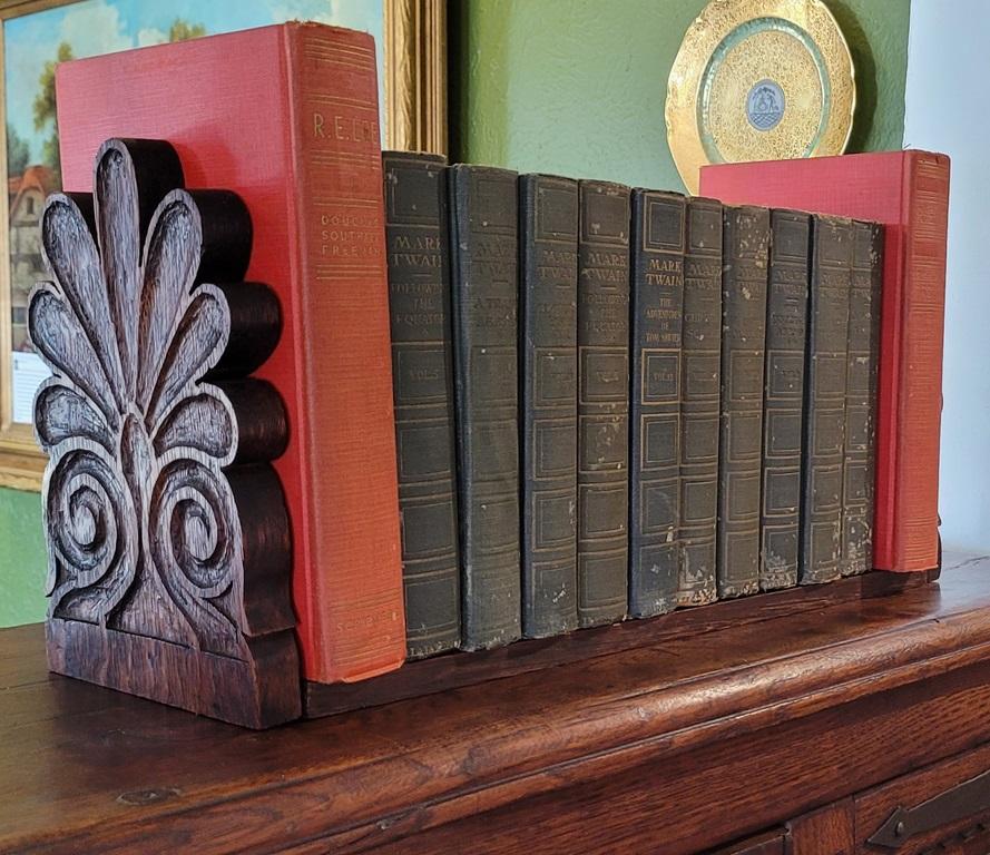 British Tiger Oak Renaissance Revival Book Slide oder Stand im Angebot 3