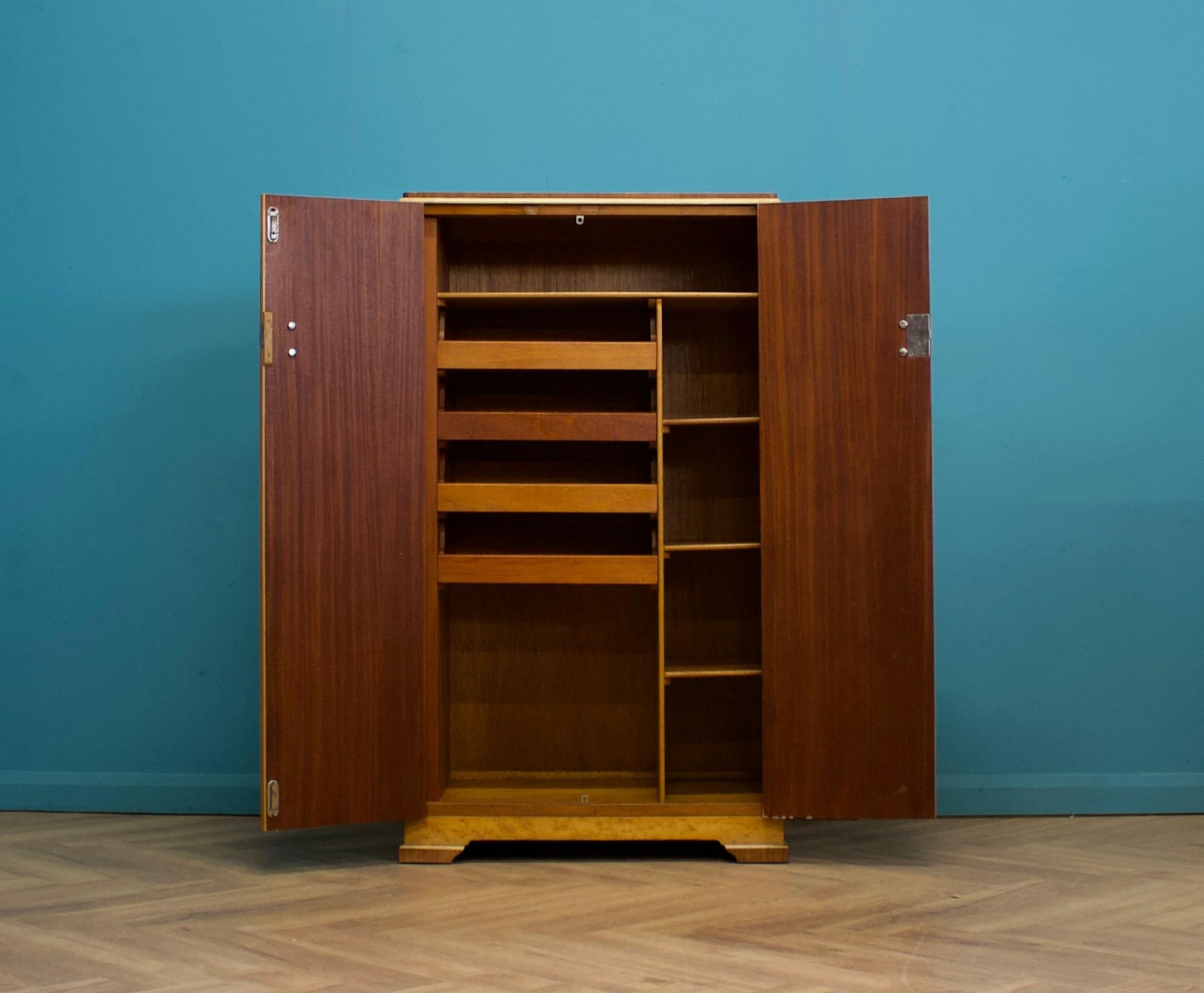 Placage Table basse en érable à œil d'oiseau Vintage By Deco, années 1930 en vente
