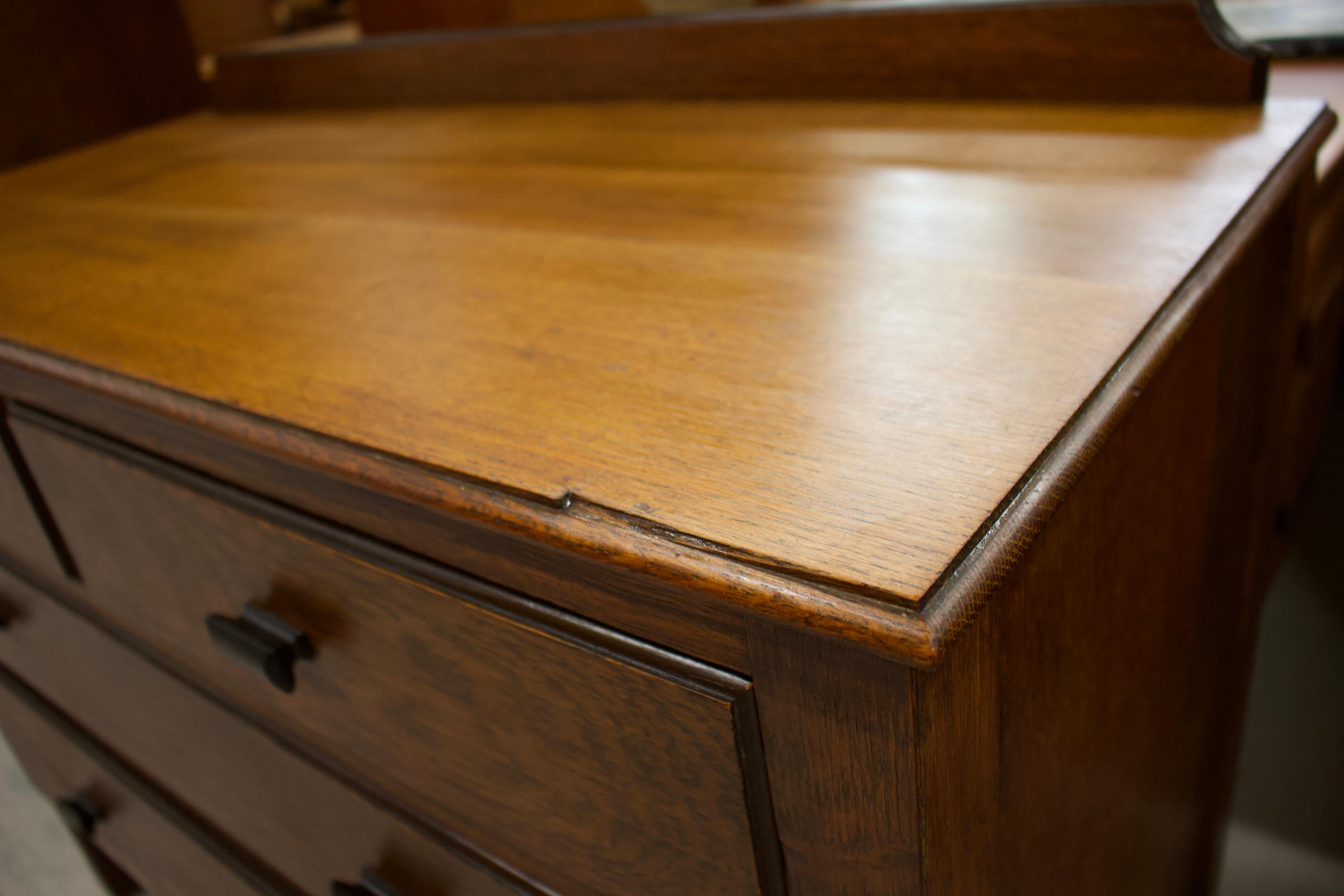 British Vintage Art Deco Oak Chest of Drawers, 1930s 5