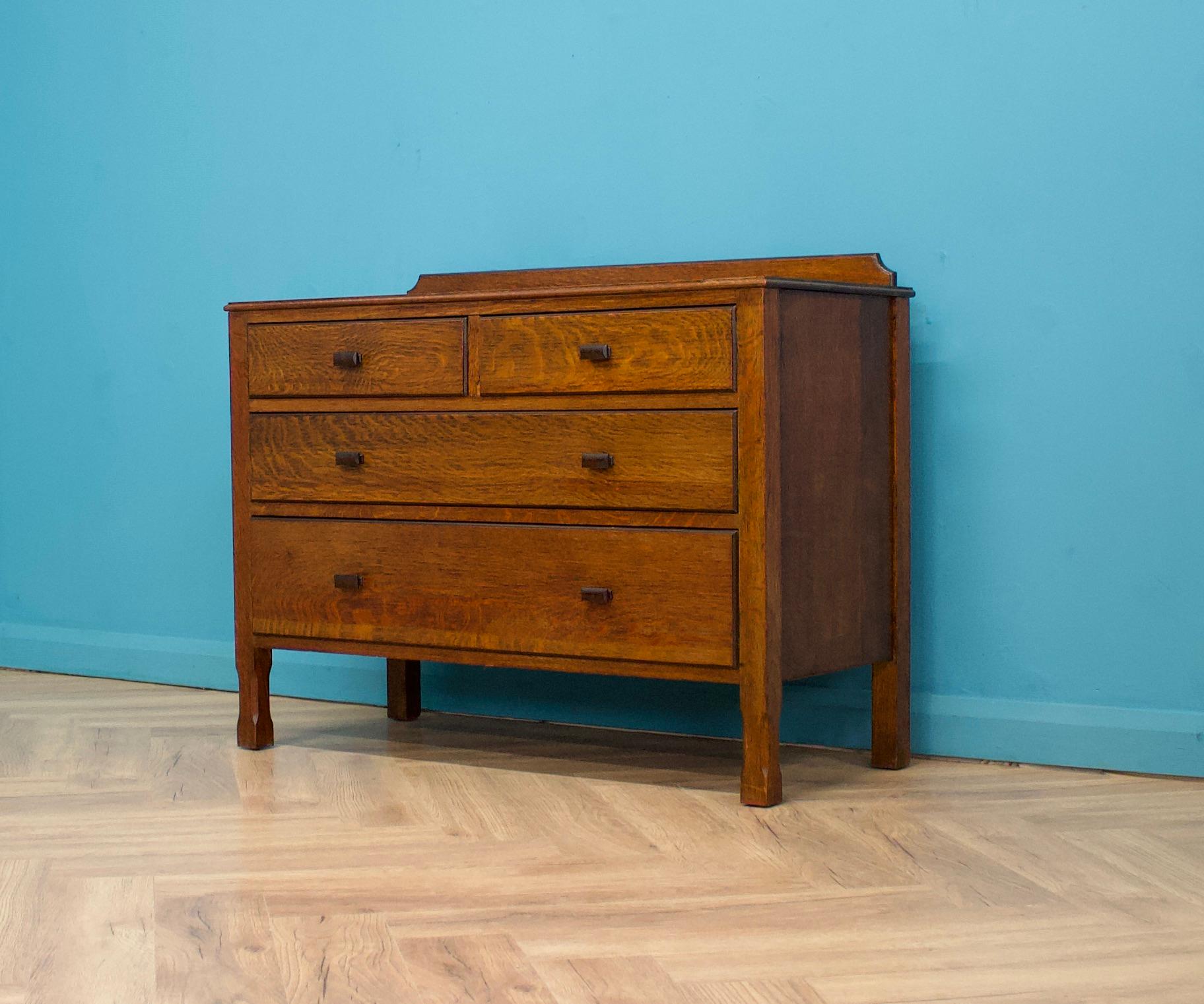 Mid-20th Century British Vintage Art Deco Oak Chest of Drawers, 1930s