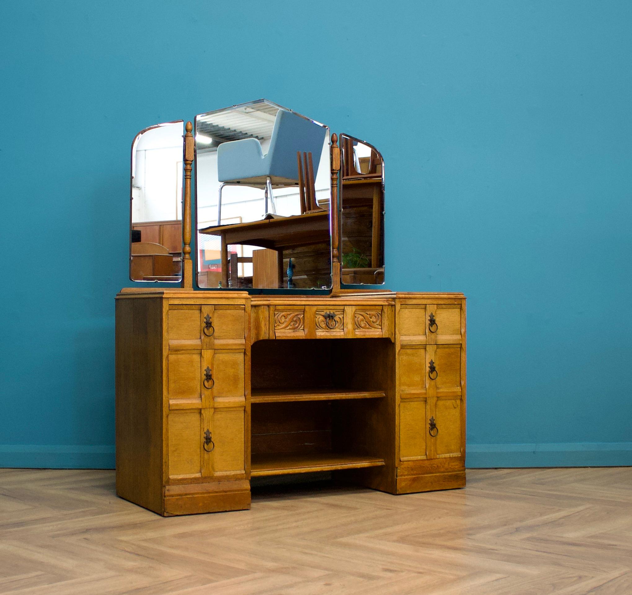 British Vintage Art Deco Oak Dressing Table, 1930s In Good Condition In South Shields, GB