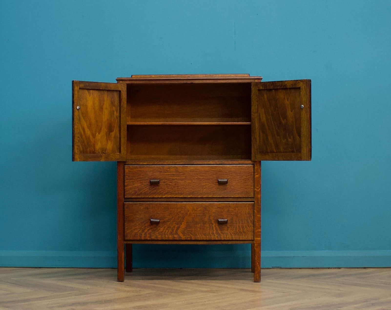 British Vintage Art Deco Oak Tallboy, 1930s In Good Condition In South Shields, GB