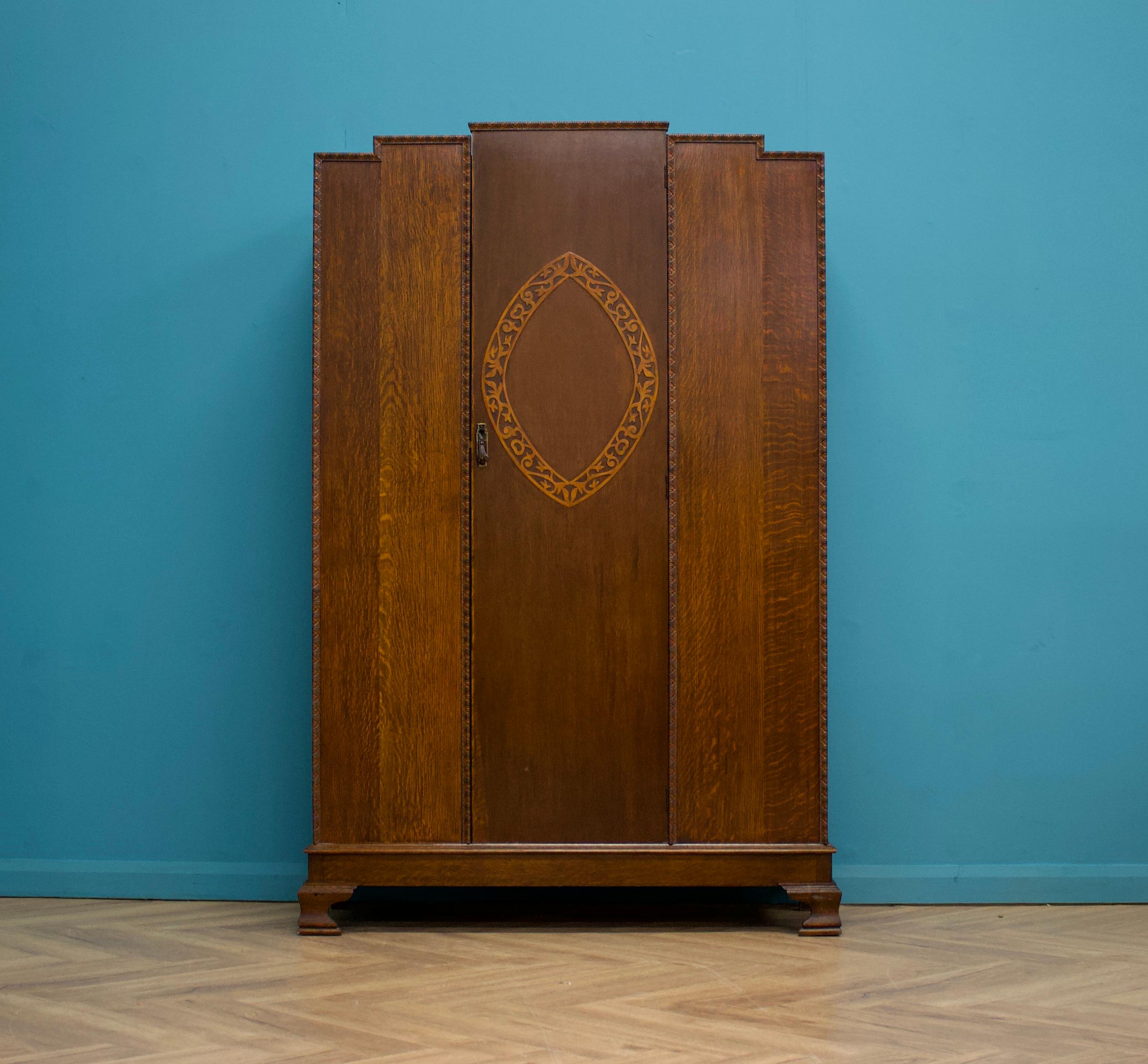British Vintage Art Deco Oak Wardrobe, 1930s In Good Condition For Sale In South Shields, GB