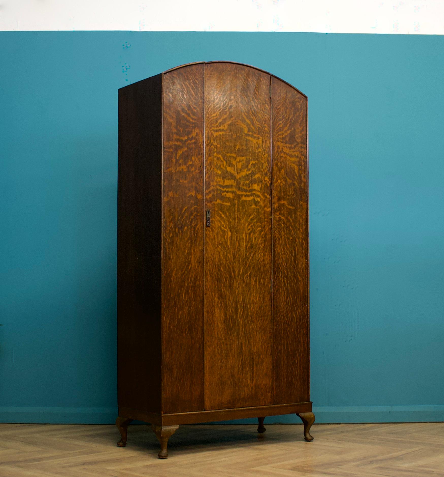 Mid-20th Century British Vintage Art Deco Oak Wardrobe, 1930s
