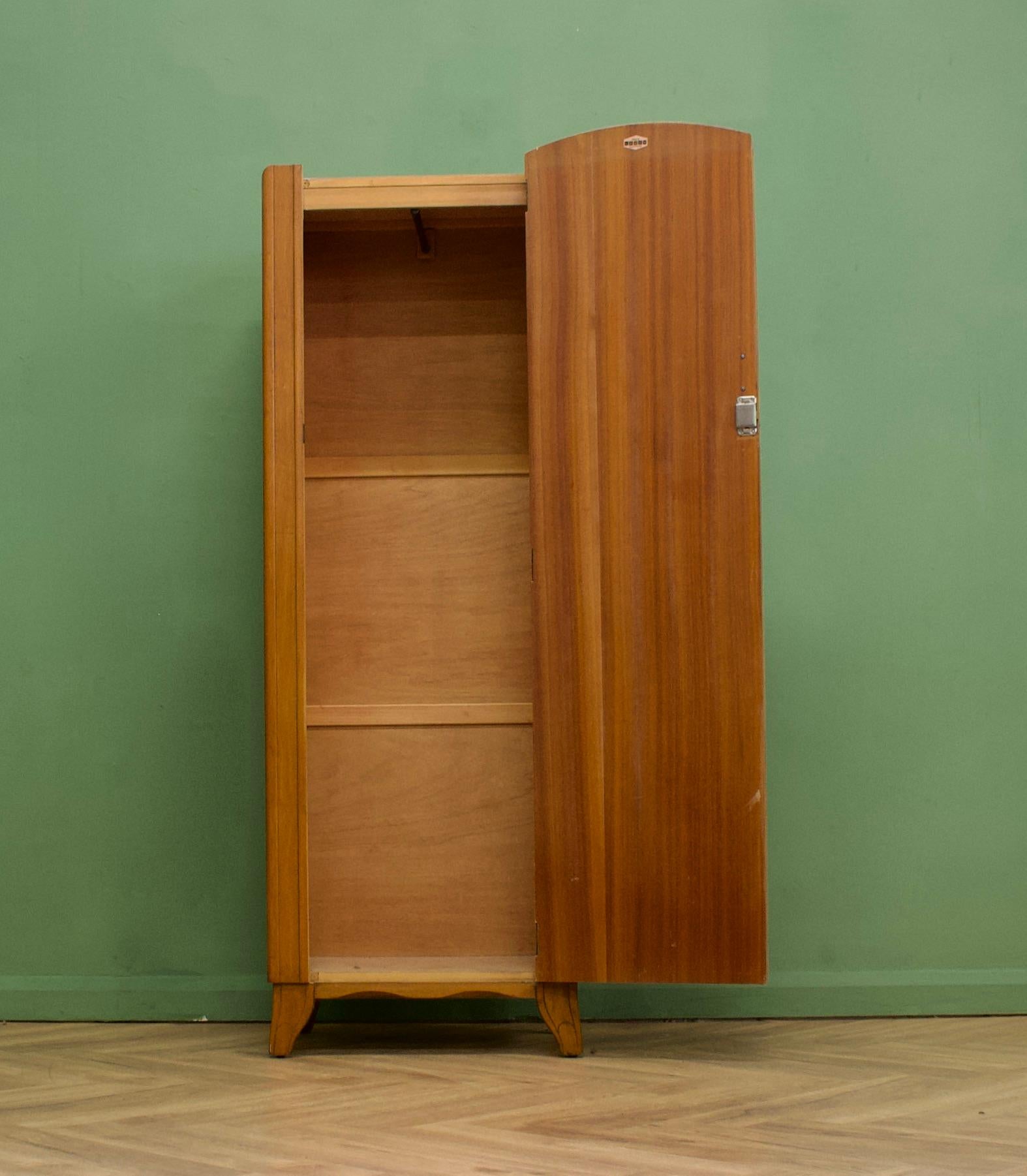 British Vintage Art Deco Style Oak Wardrobe from Lebus, 1950s In Good Condition In South Shields, GB