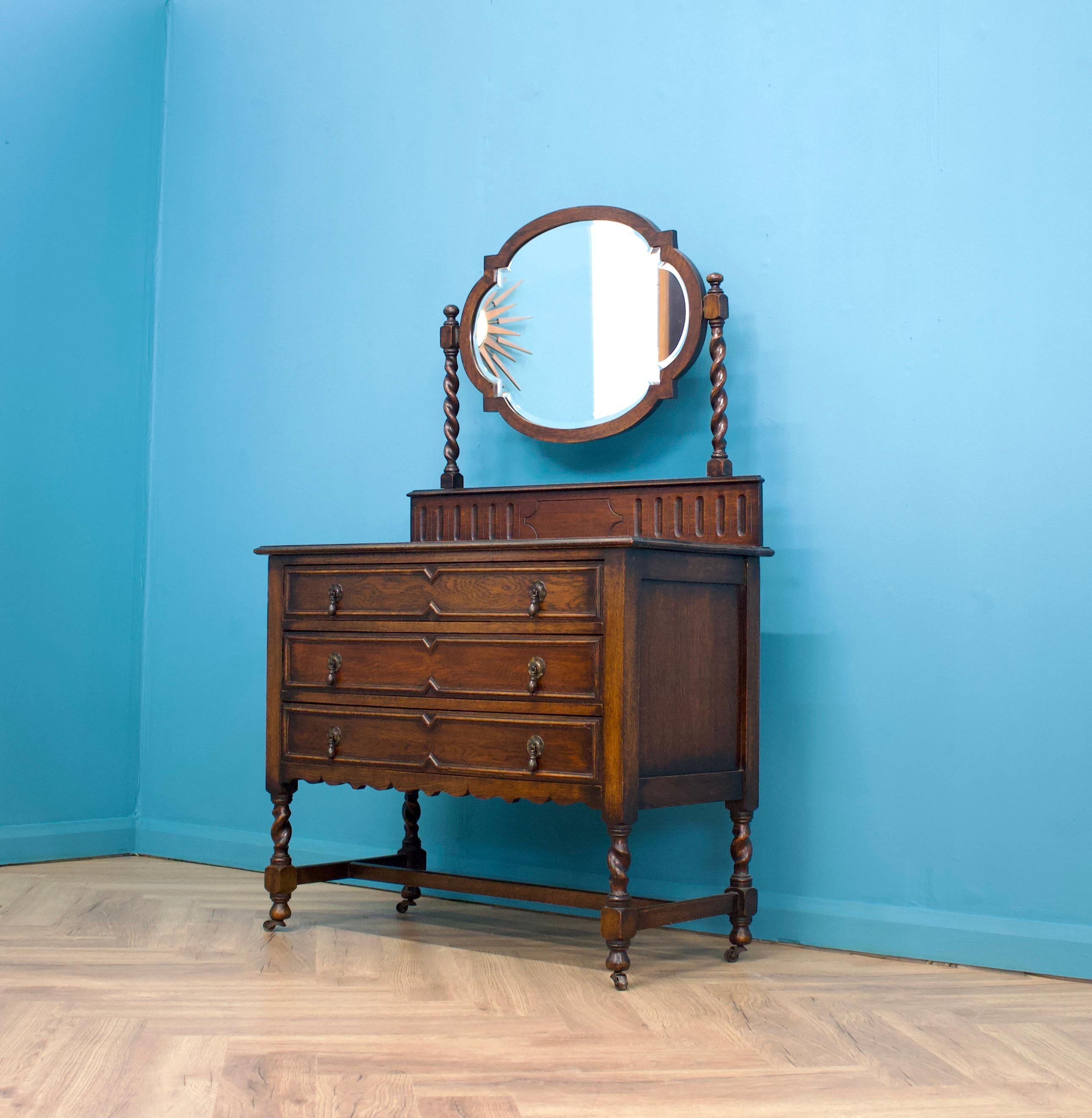 Art Deco British Vintage Dressing Chest in Oak, 1920s For Sale