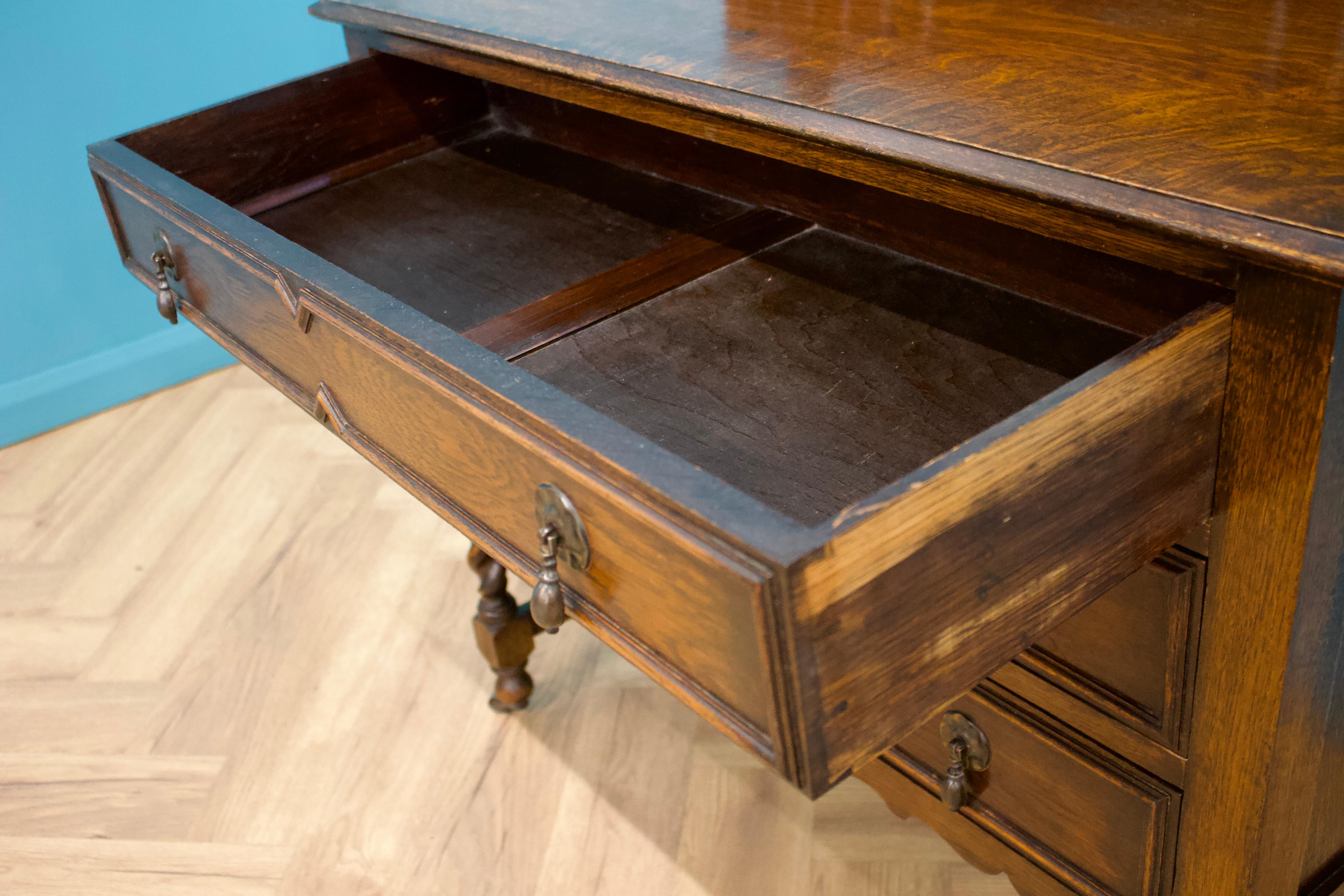 British Vintage Dressing Chest in Oak, 1920s For Sale 2