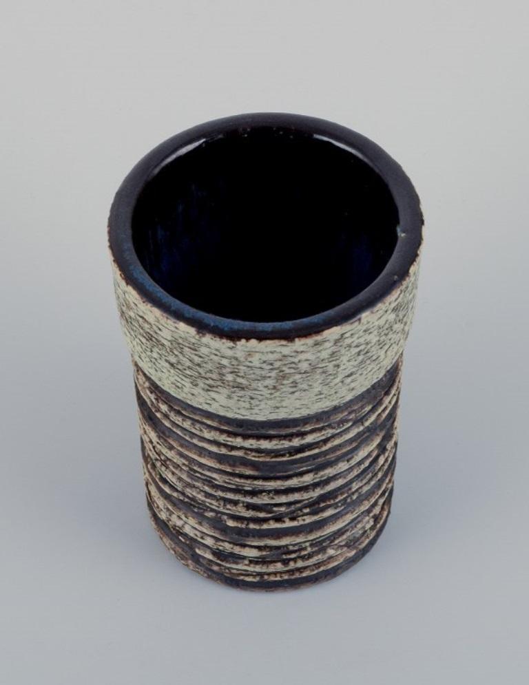 Britt-Louise Sundell (1928-2011) für Gustavsberg. Vase aus Keramik, ca. 1960 (Skandinavische Moderne) im Angebot