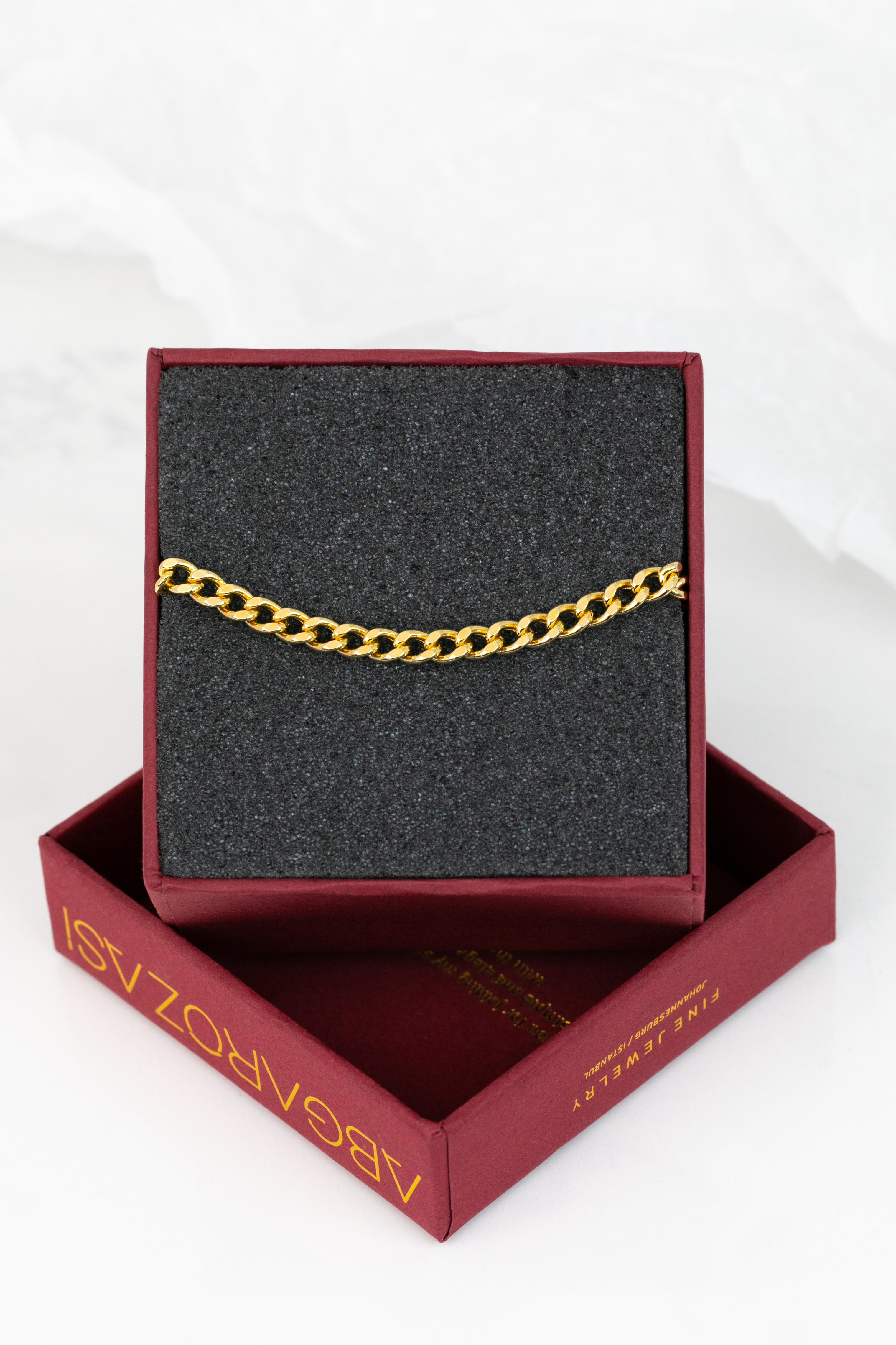 14K Gold Bracelet with Bold Chain, 14k Gold Chain Bracelet, Rectangle Bracelet delicate bracelet created by hands from chain to the stone shapes. Good ideas of dainty bracelet or stackable bracelet gift for her.

This bracelet was made with quality