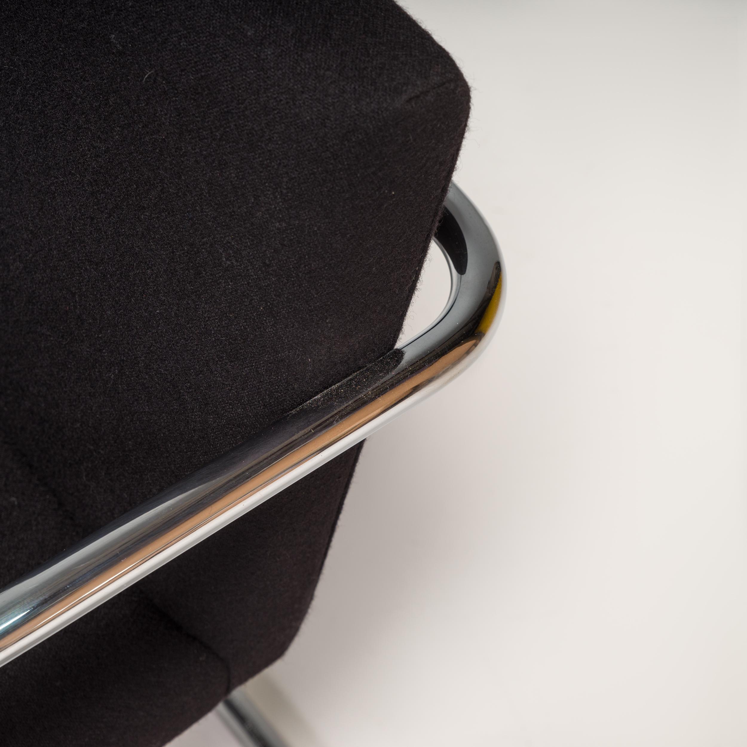 Chaises de salle à manger tubulaires en tissu noir Brno de Knoll, lot de 2 Bon état - En vente à London, GB