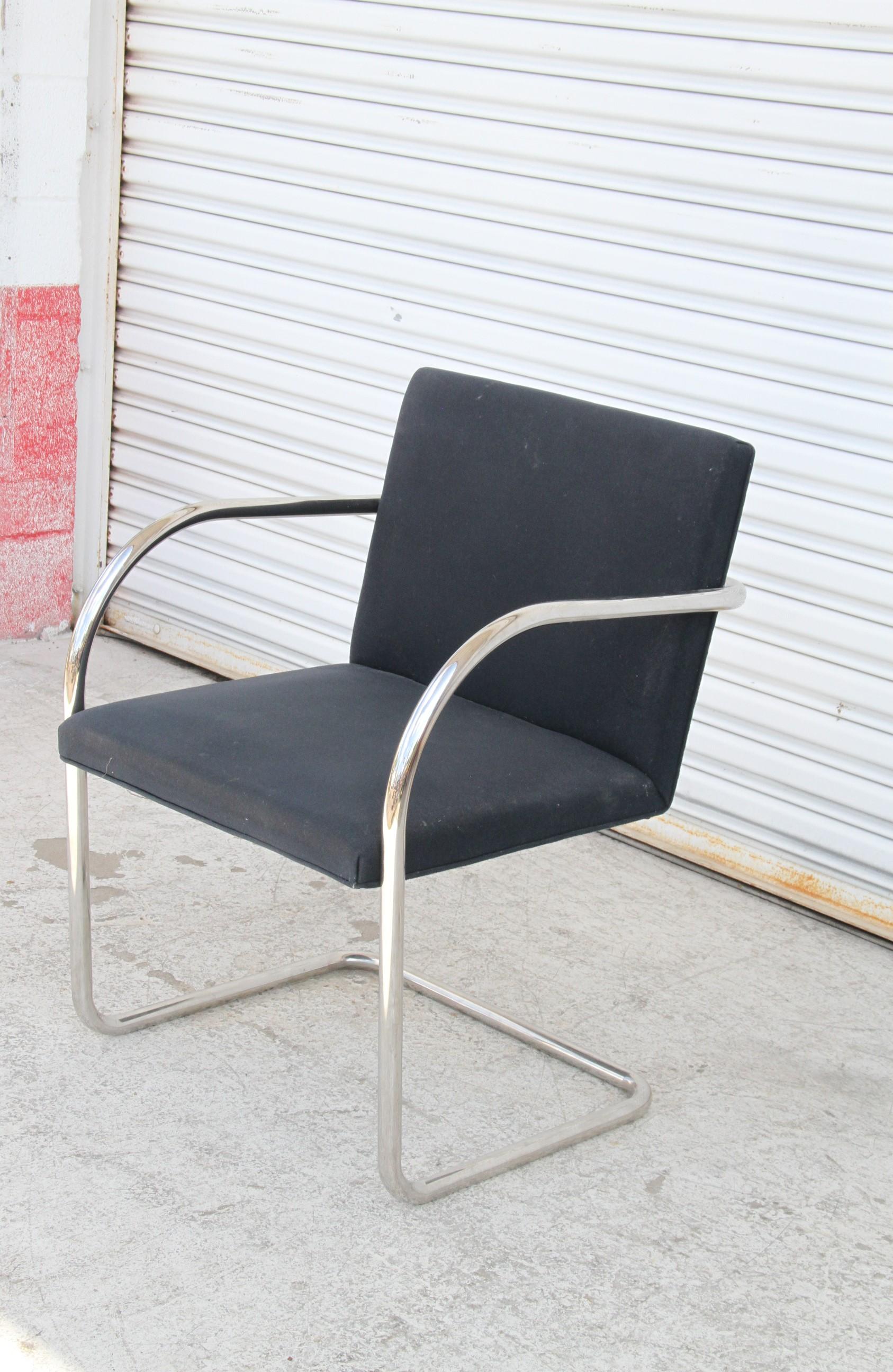 Brno Esszimmerstühle mit schwarzem Stoffrohr von Knoll, 2er-Set im Angebot 1