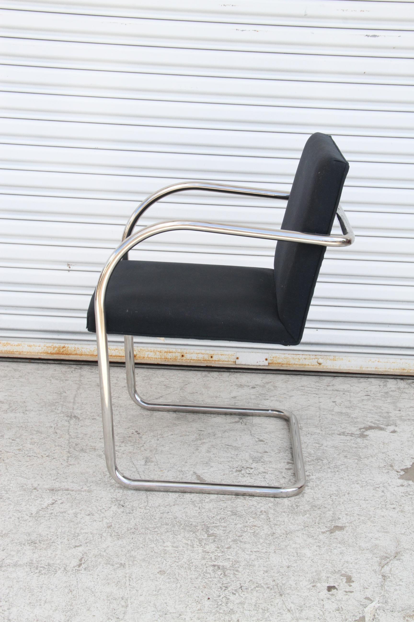 Brno Esszimmerstühle mit schwarzem Stoffrohr von Knoll, 2er-Set im Angebot 2