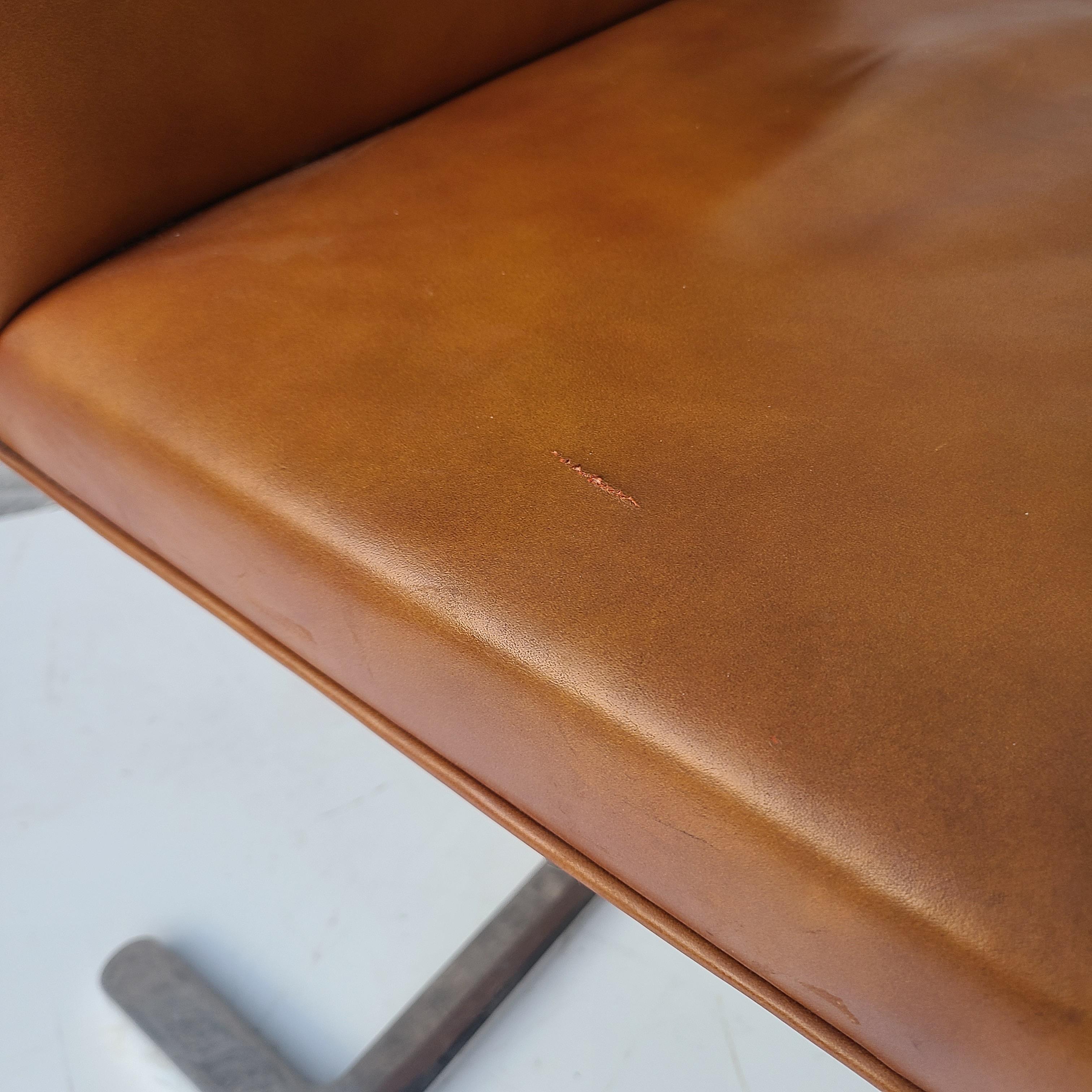 Brno Chair Ludwig Mies van der Rohe in Congac Leather Brueton 3