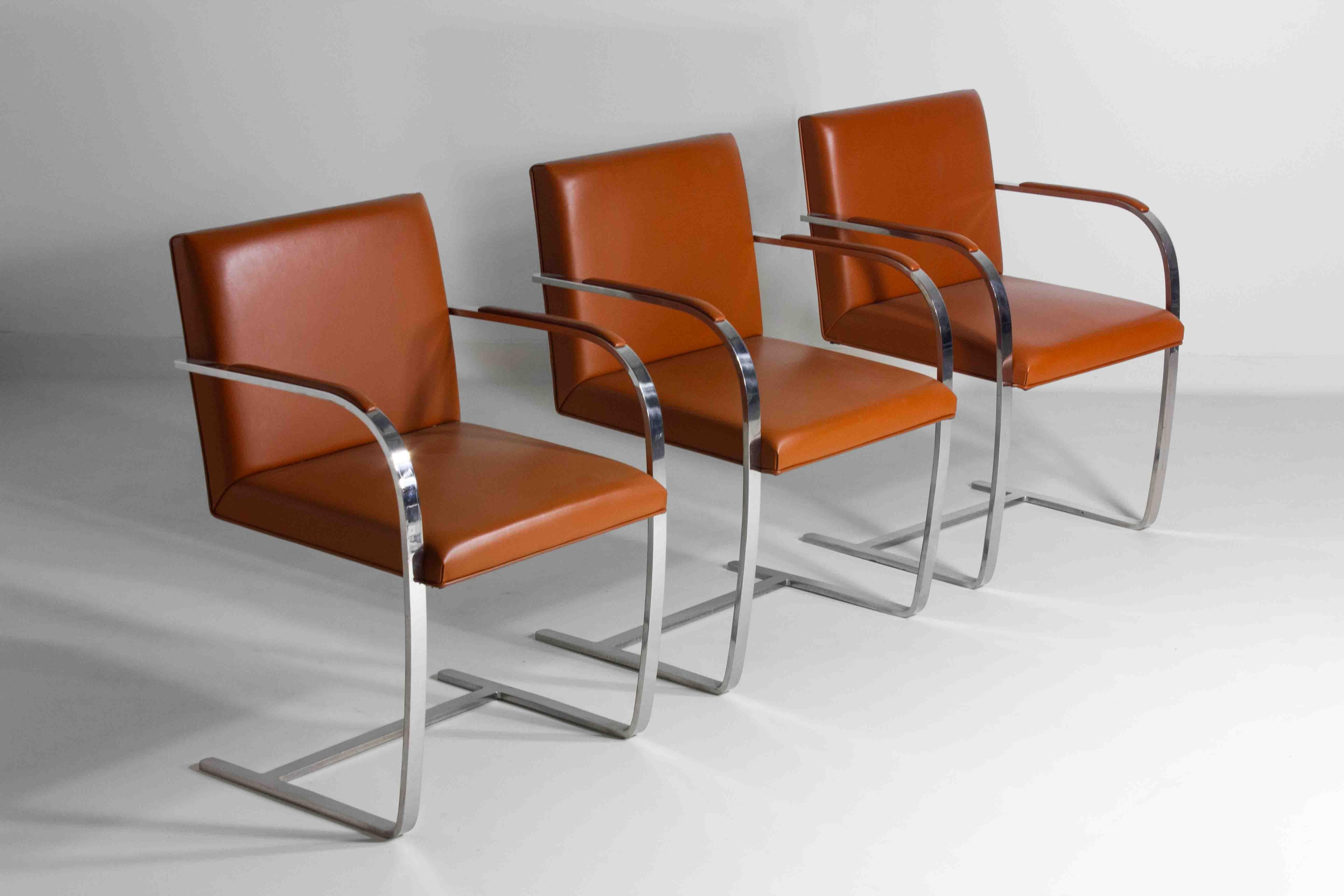American BRNO flat-bar chairs by Mies Van Der Rohe for Knoll International, 1970s For Sale