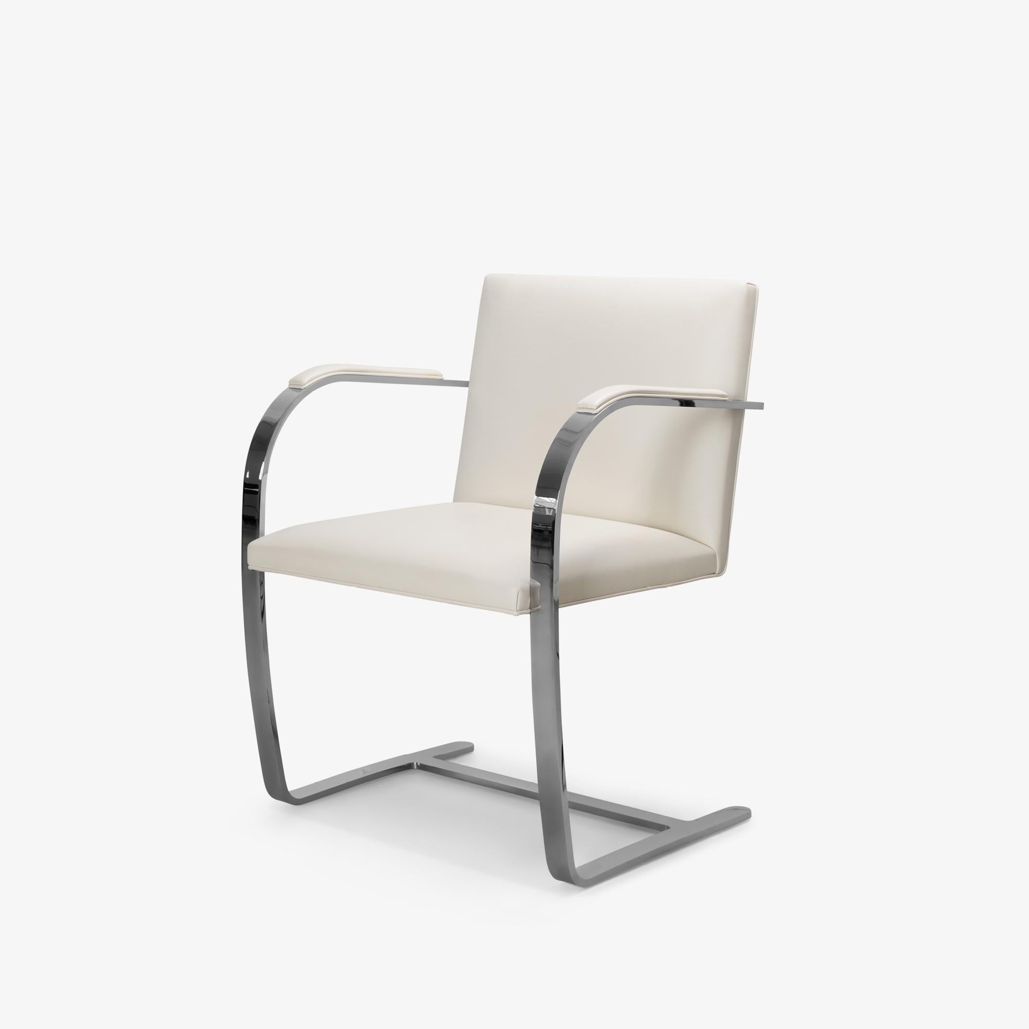 Brno Flache Barstühle aus elfenbeinfarbenem Leder von Mies van der Rohe für Knoll, 4er-Set, Brno (Moderne der Mitte des Jahrhunderts) im Angebot