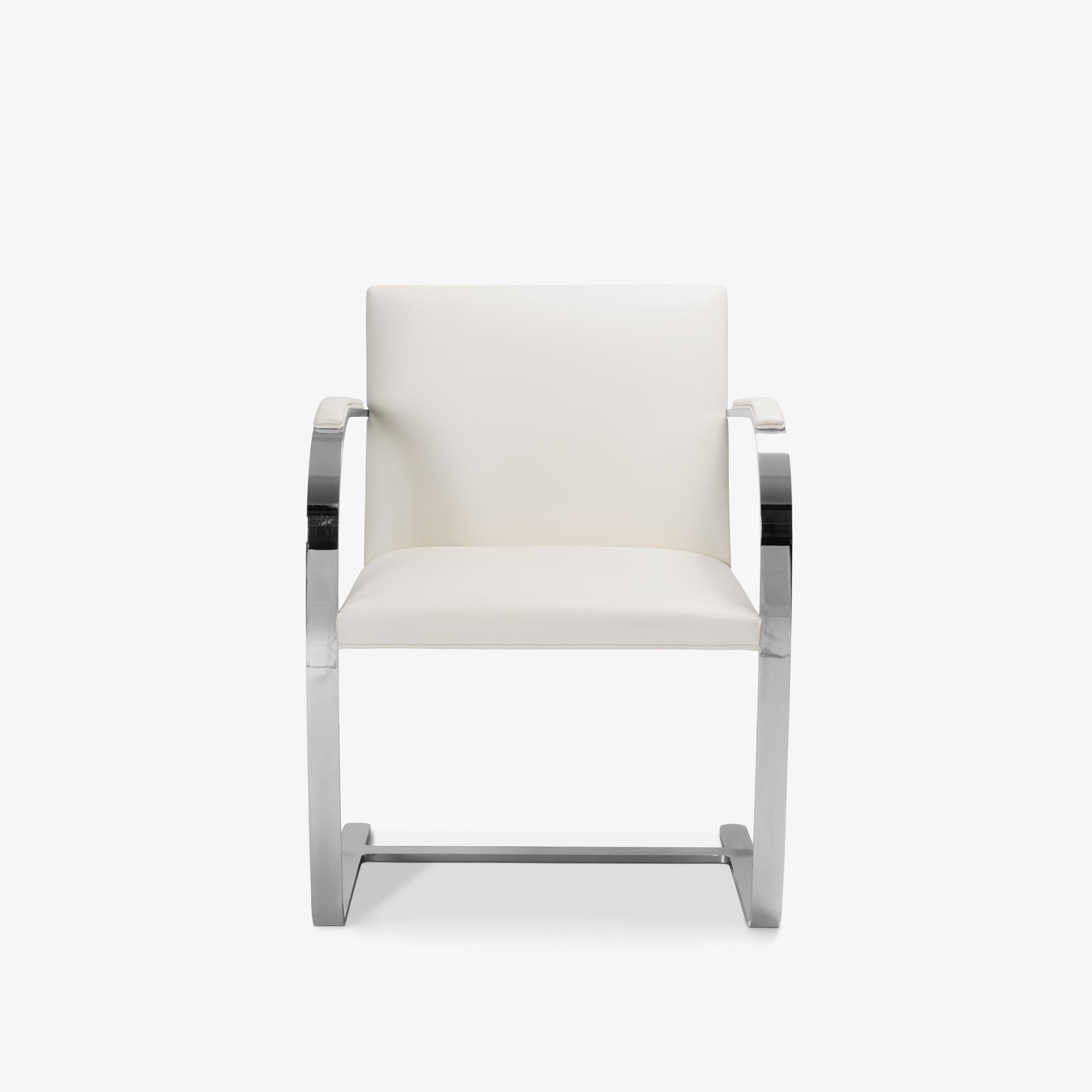 Brno Flache Barstühle aus elfenbeinfarbenem Leder von Mies van der Rohe für Knoll, 4er-Set, Brno (amerikanisch) im Angebot