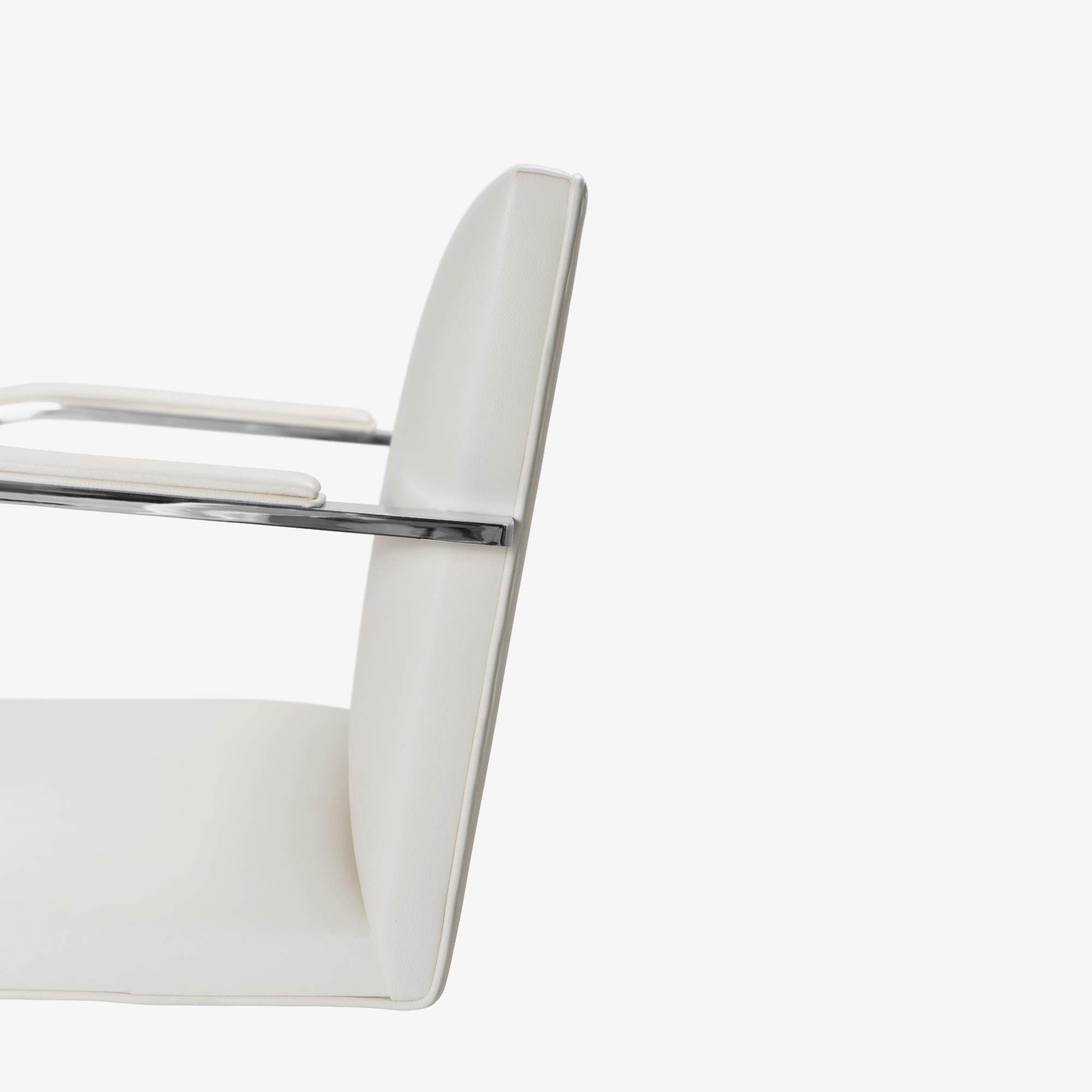 Brno Flache Barstühle aus elfenbeinfarbenem Leder von Mies van der Rohe für Knoll, 4er-Set, Brno (21. Jahrhundert und zeitgenössisch) im Angebot