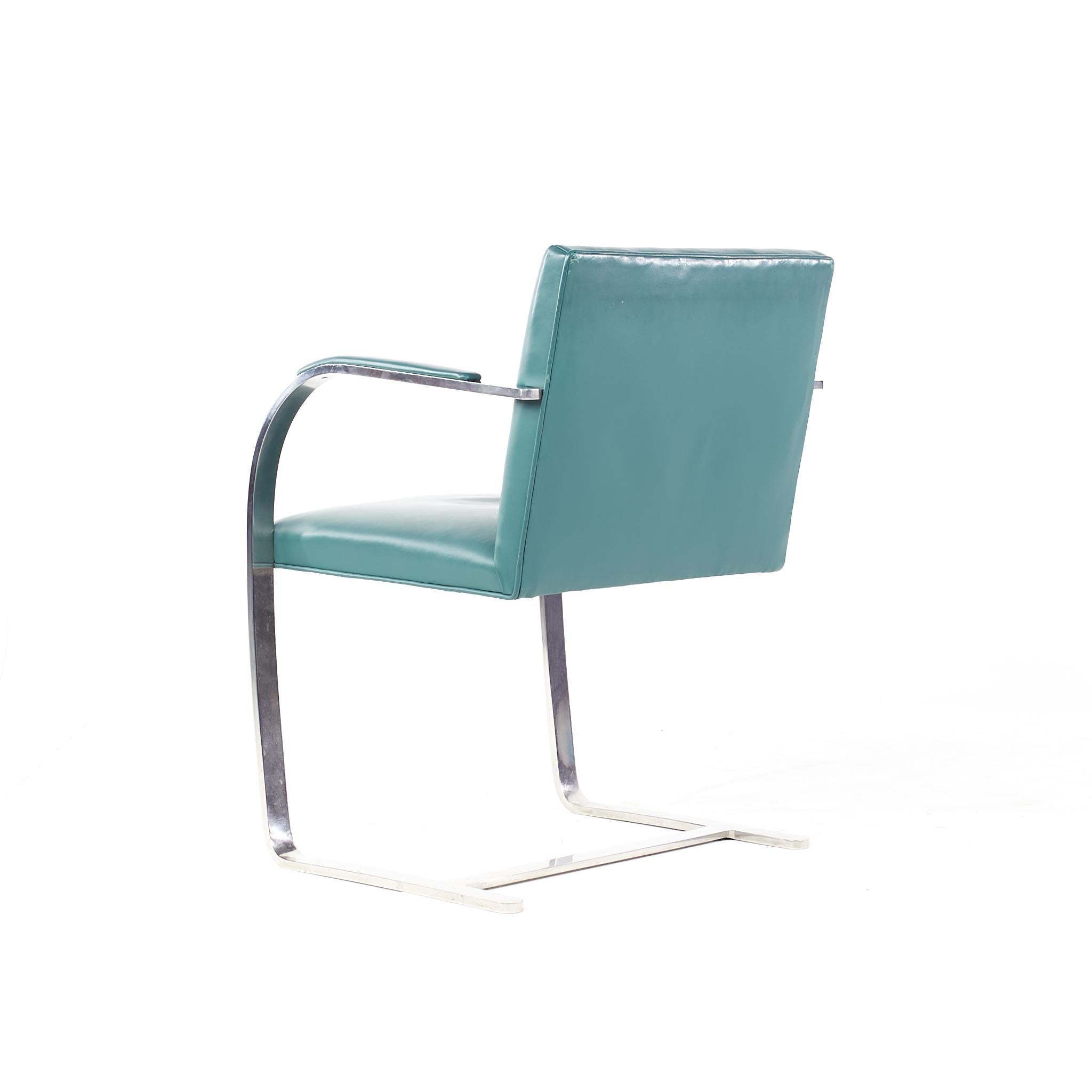 BRNO Mid Century Flat Bar Leather Chair  In Good Condition For Sale In Countryside, IL