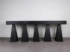 Édition limitée, console en contreplaqué noir à cinq pieds par Lucas Morten