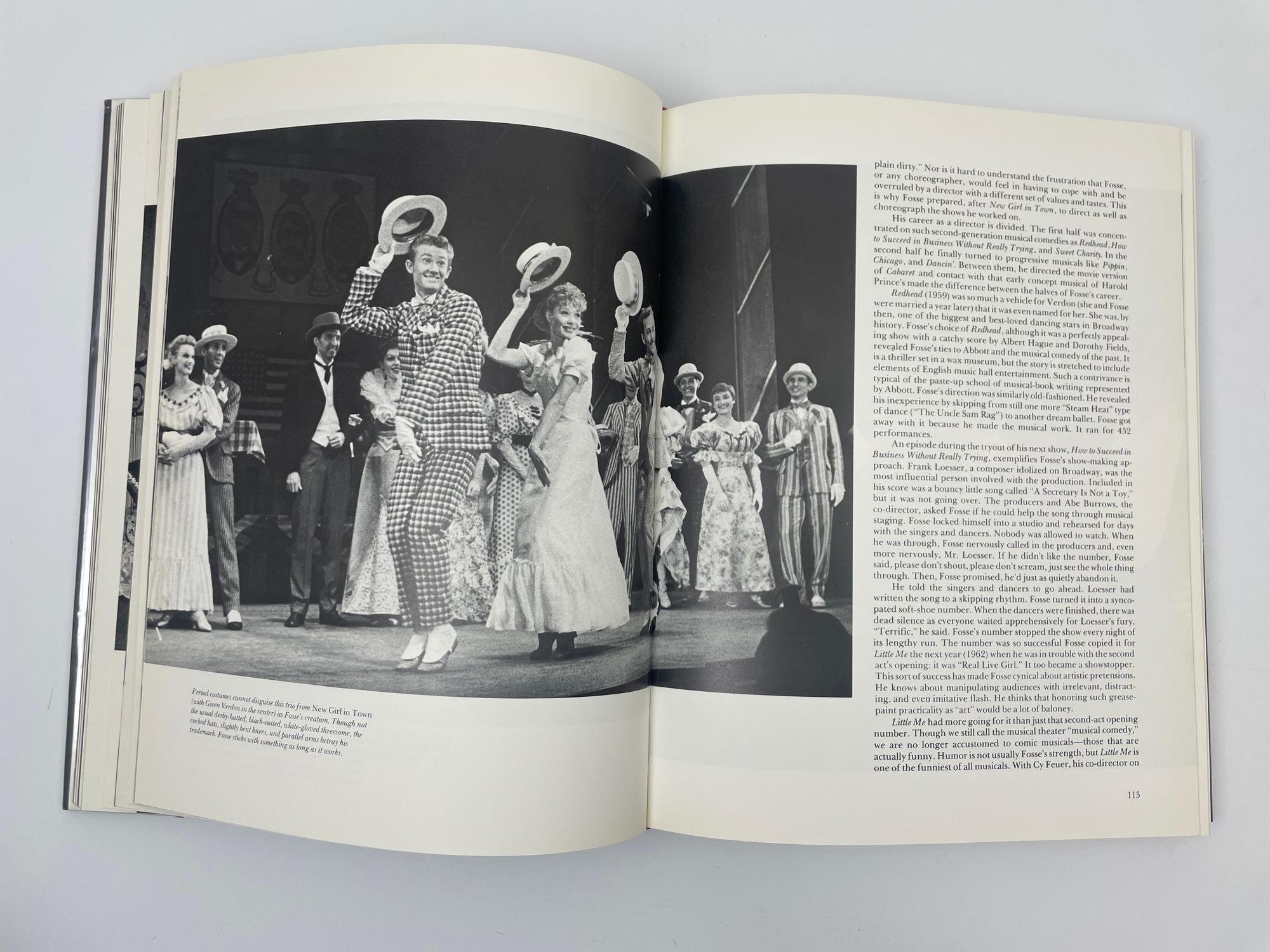 Grand livre à couverture rigide de Broadway Musical Martin Gottfried, 1980 en vente 7