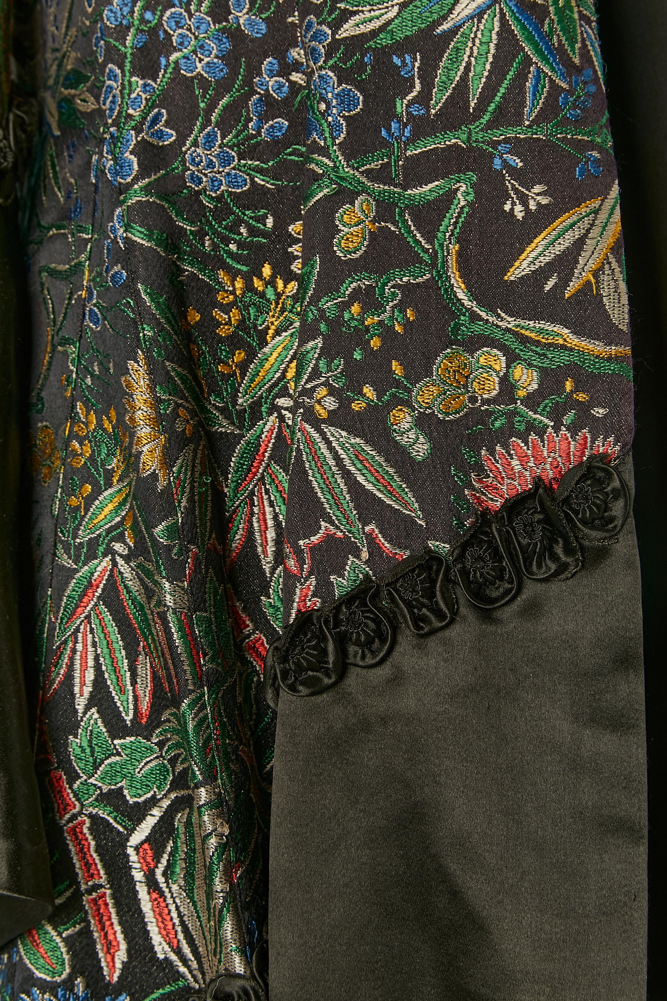 Brocade and black satin evening coat Circa 1925 In Excellent Condition For Sale In Saint-Ouen-Sur-Seine, FR