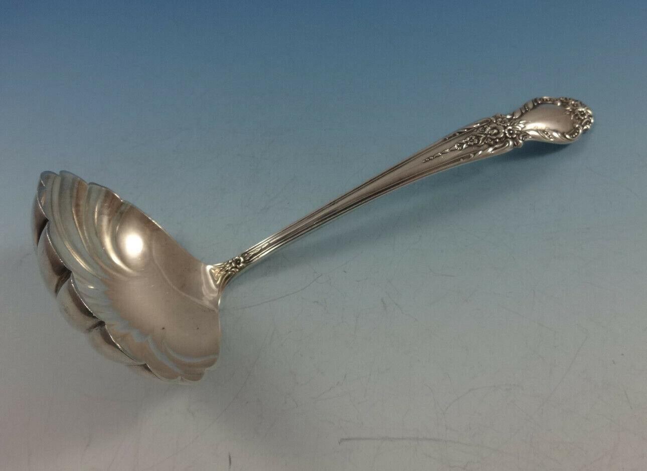 Beautiful BROCADE BY INTERNATIONAL sterling silver Flatware set - 48 Pieces. This set includes:

8 KNIVES, 9 1/4