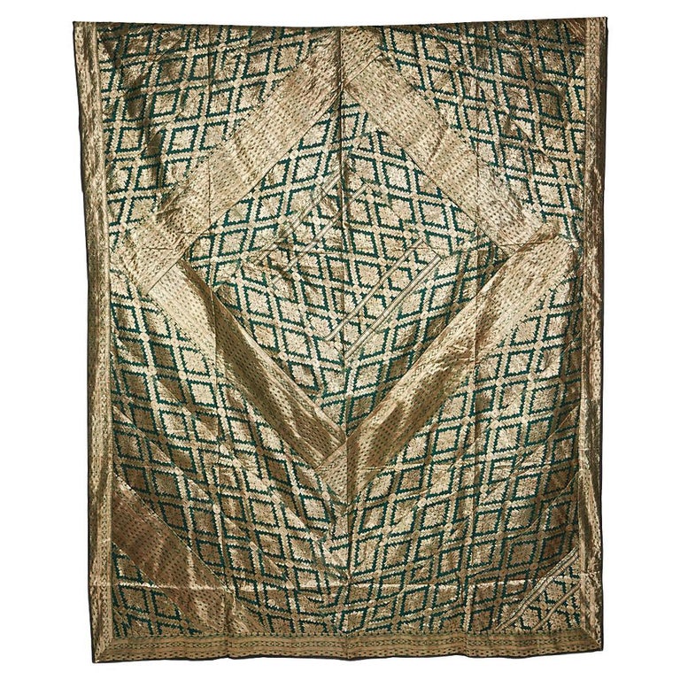 Foulard Kantha Bangladeshi en brocart de soie, fin du 20ème siècle En vente  sur 1stDibs